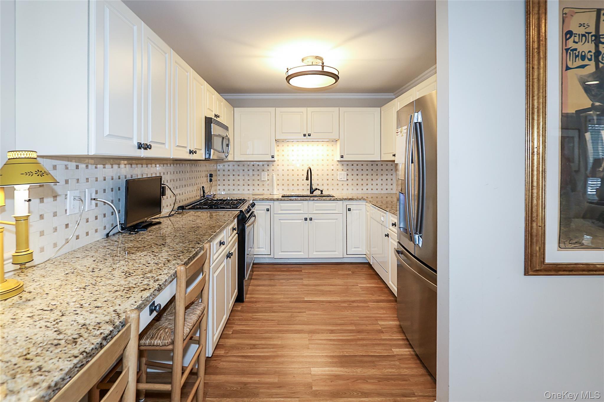 Condo Madeira  Suffolk County, NY 11747, MLS-960544-7