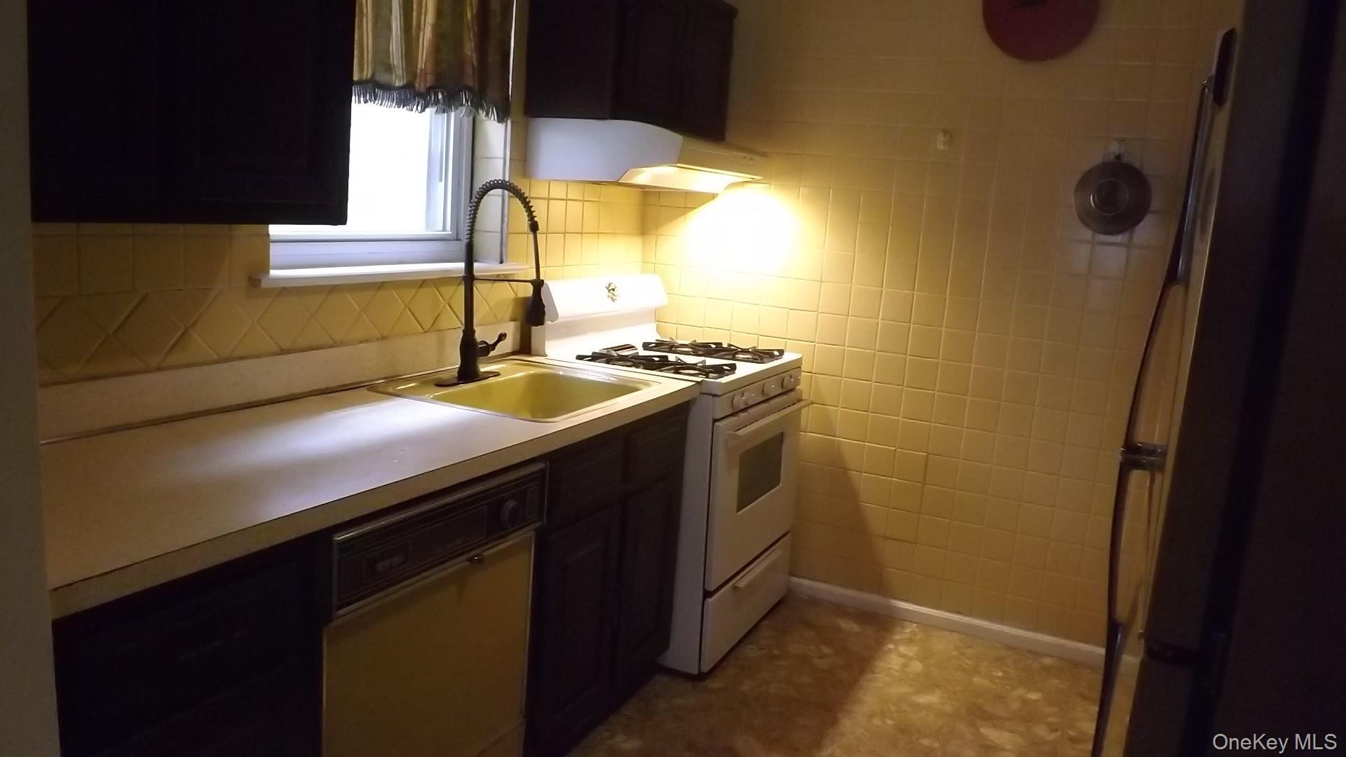 Single Family Haight  Bronx, NY 10461, MLS-960563-16