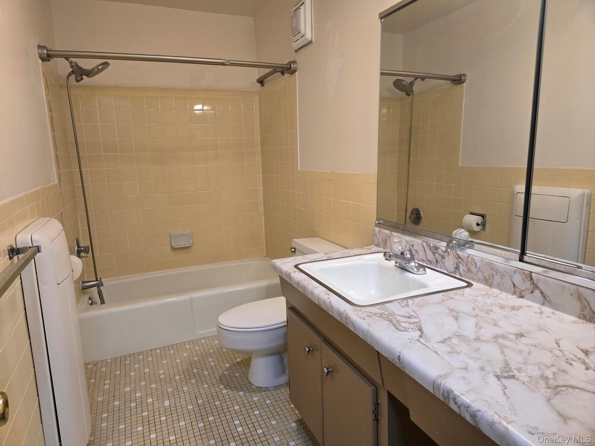 Coop Crompond  Westchester County, NY 10566, MLS-960574-13