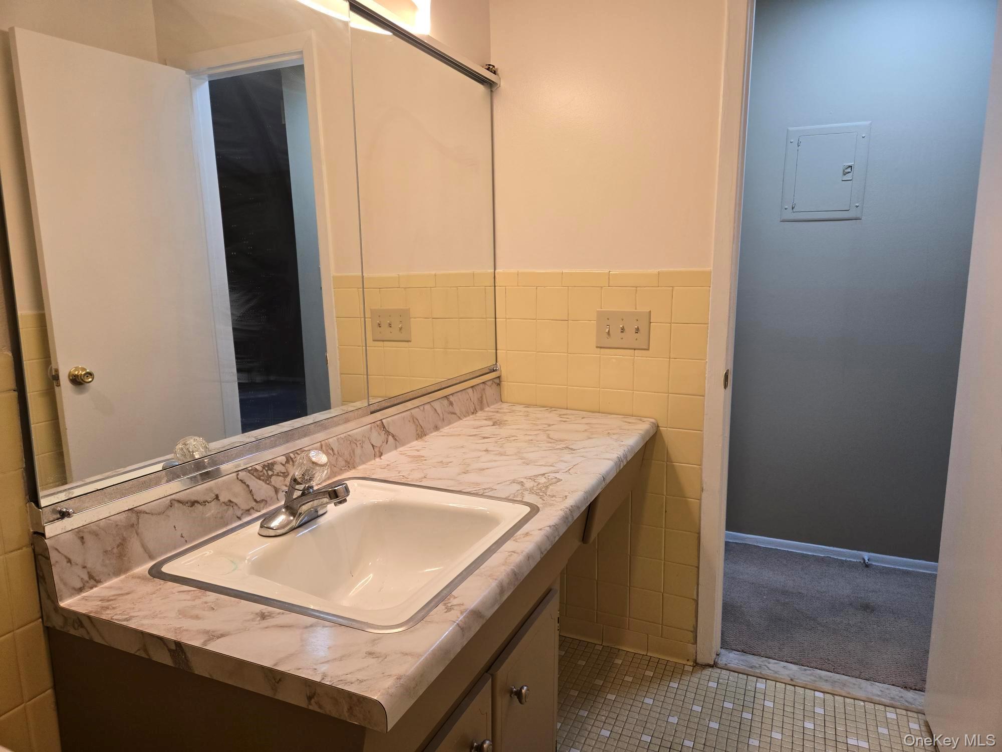 Coop Crompond  Westchester County, NY 10566, MLS-960574-14