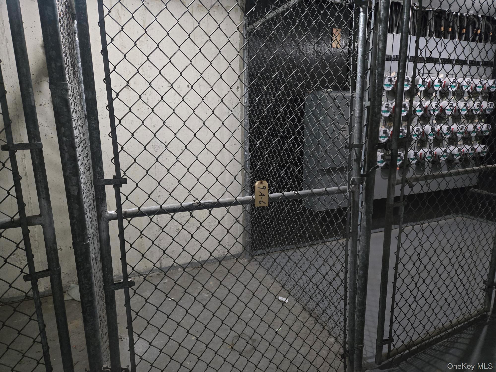 Coop Crompond  Westchester County, NY 10566, MLS-960574-16