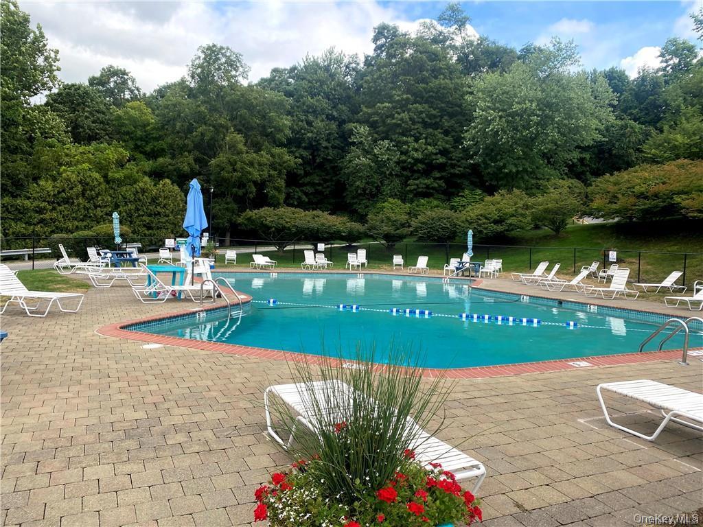 Coop Crompond  Westchester County, NY 10566, MLS-960574-19