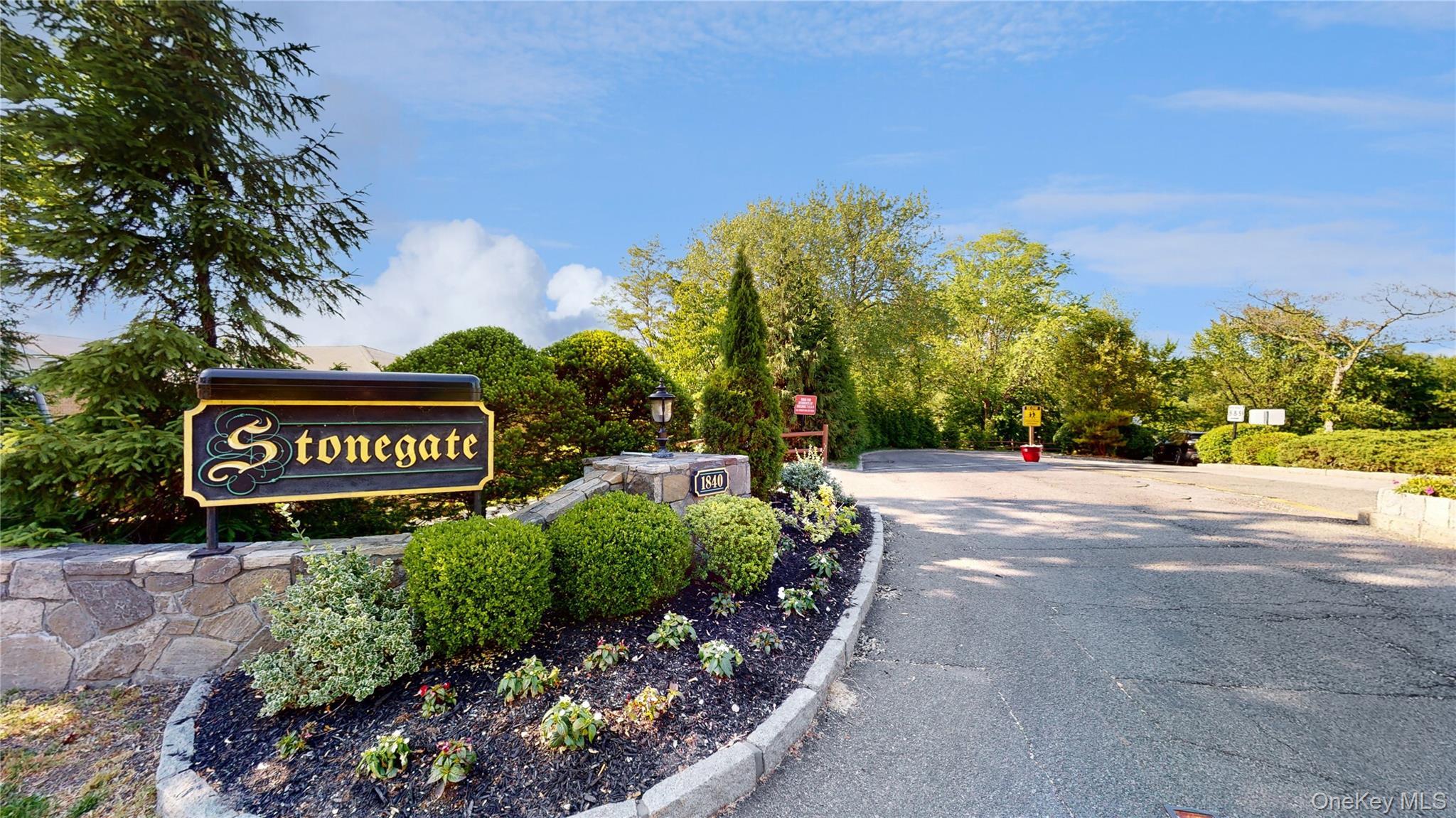 Coop Crompond  Westchester County, NY 10566, MLS-960574-22