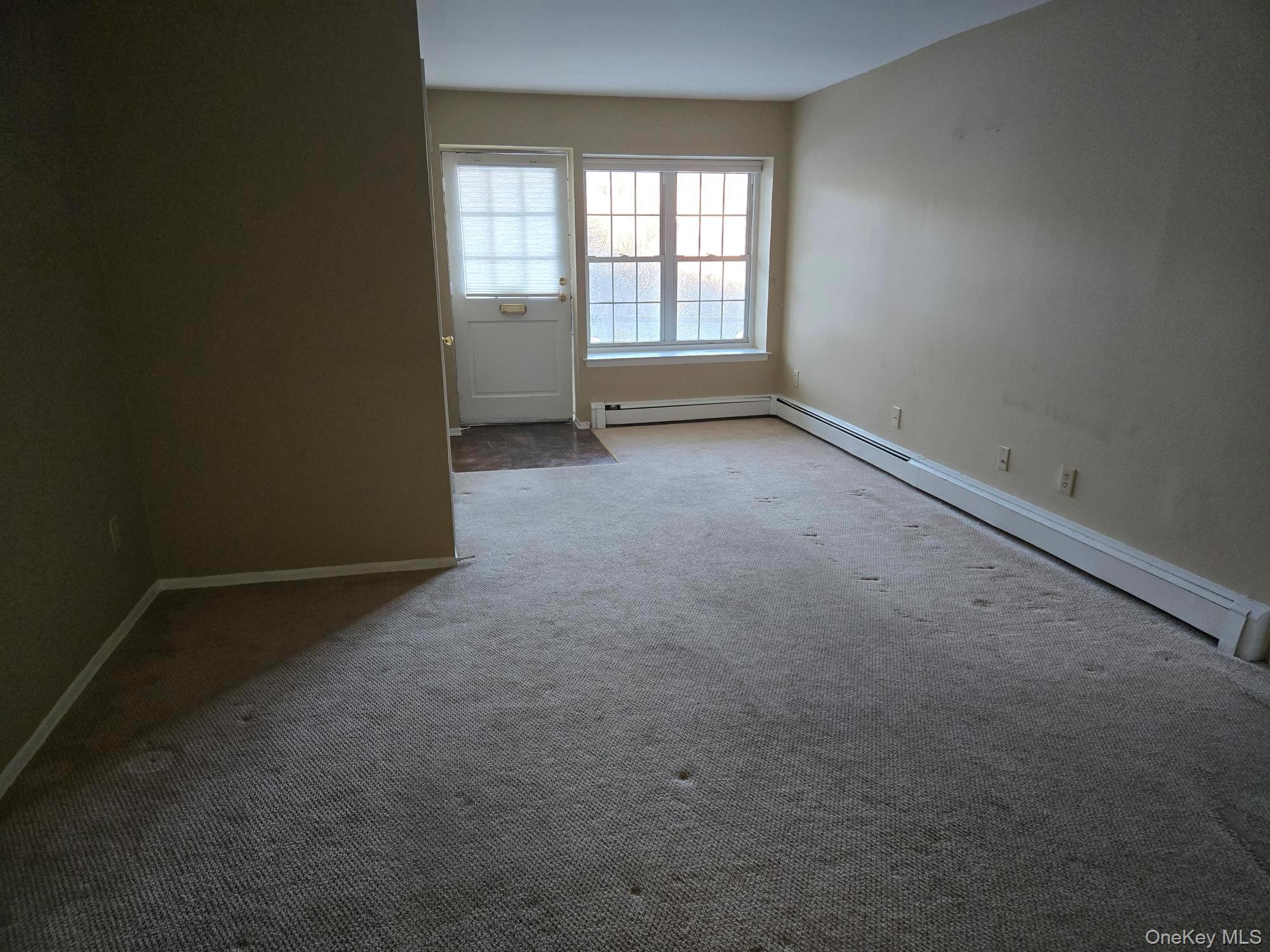 Coop Crompond  Westchester County, NY 10566, MLS-960574-4