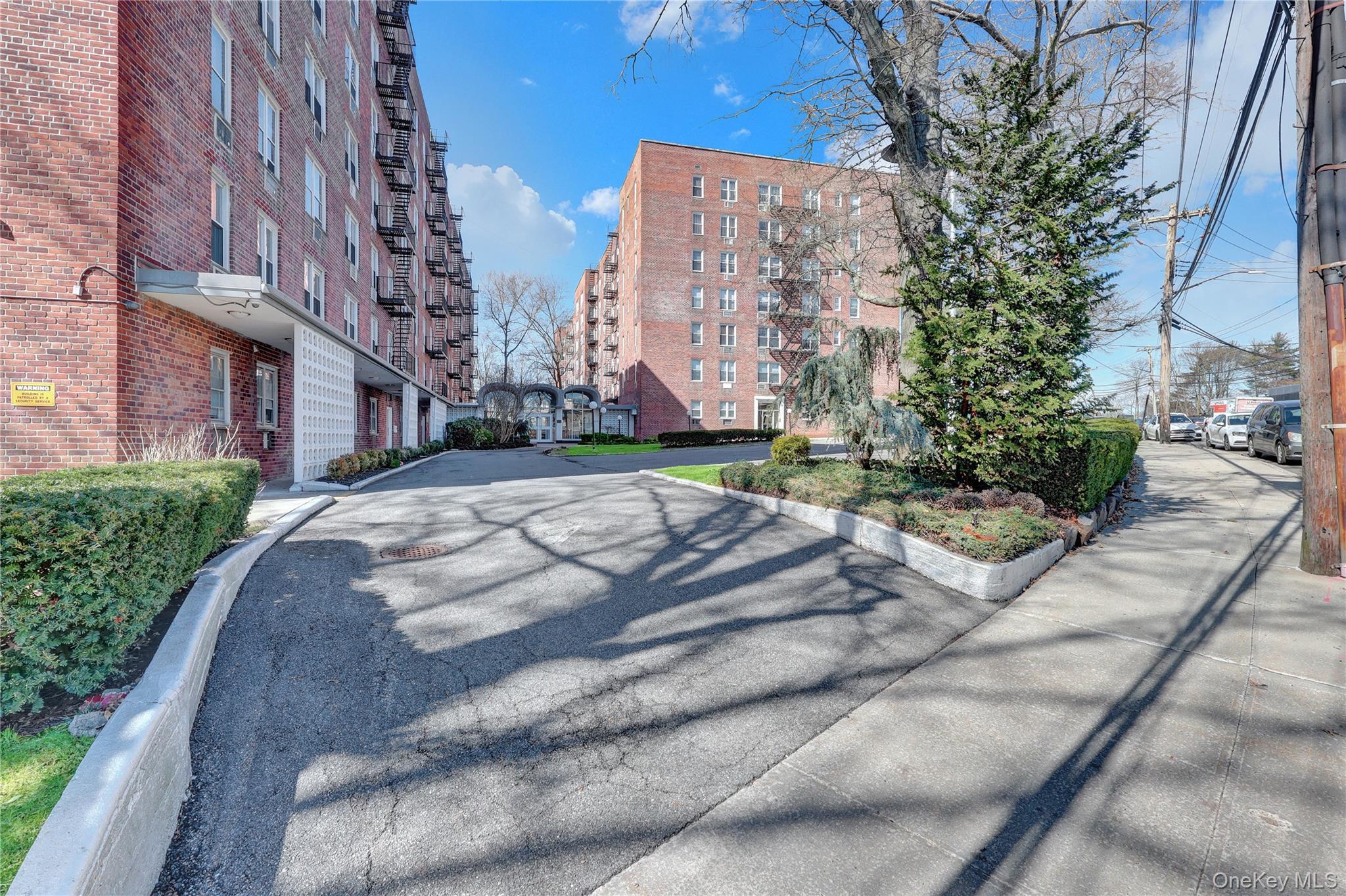 Coop Little Neck Parkway  Queens, NY 11362, MLS-960581-7