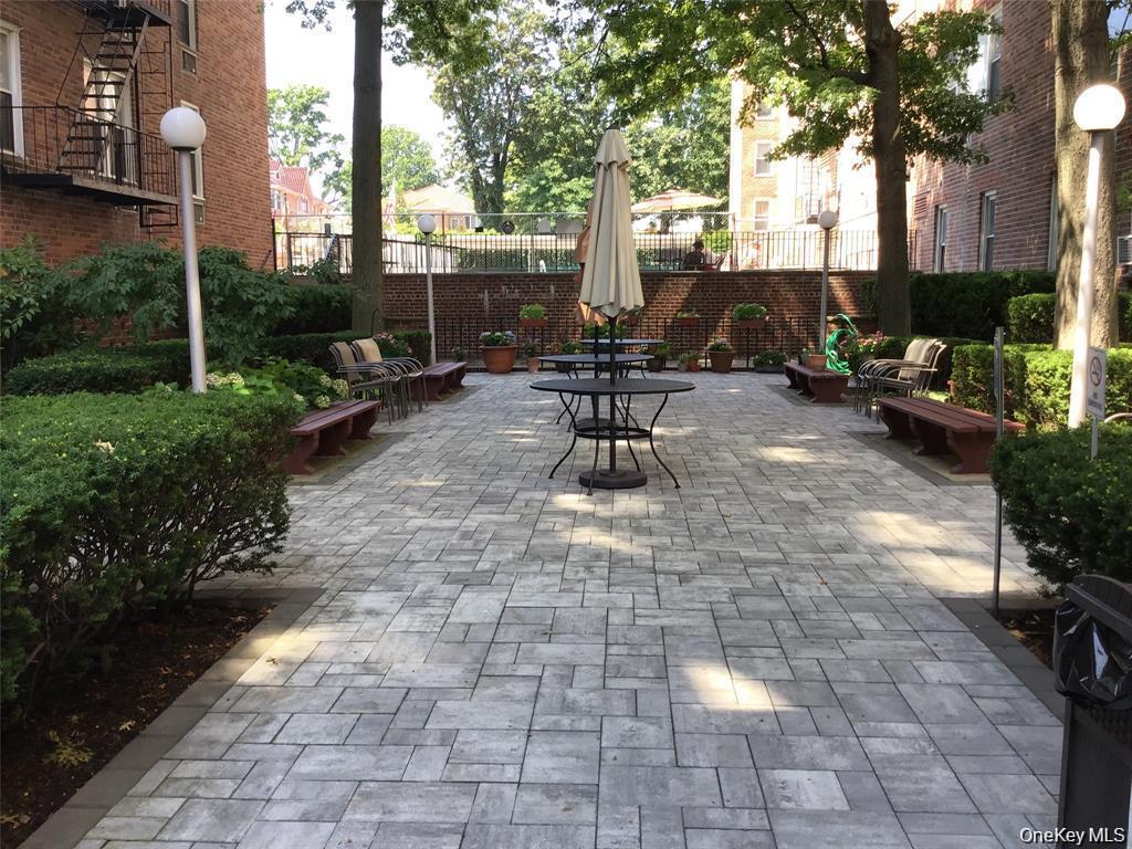 Coop Little Neck Parkway Queens, NY 11362, MLS-960617-9