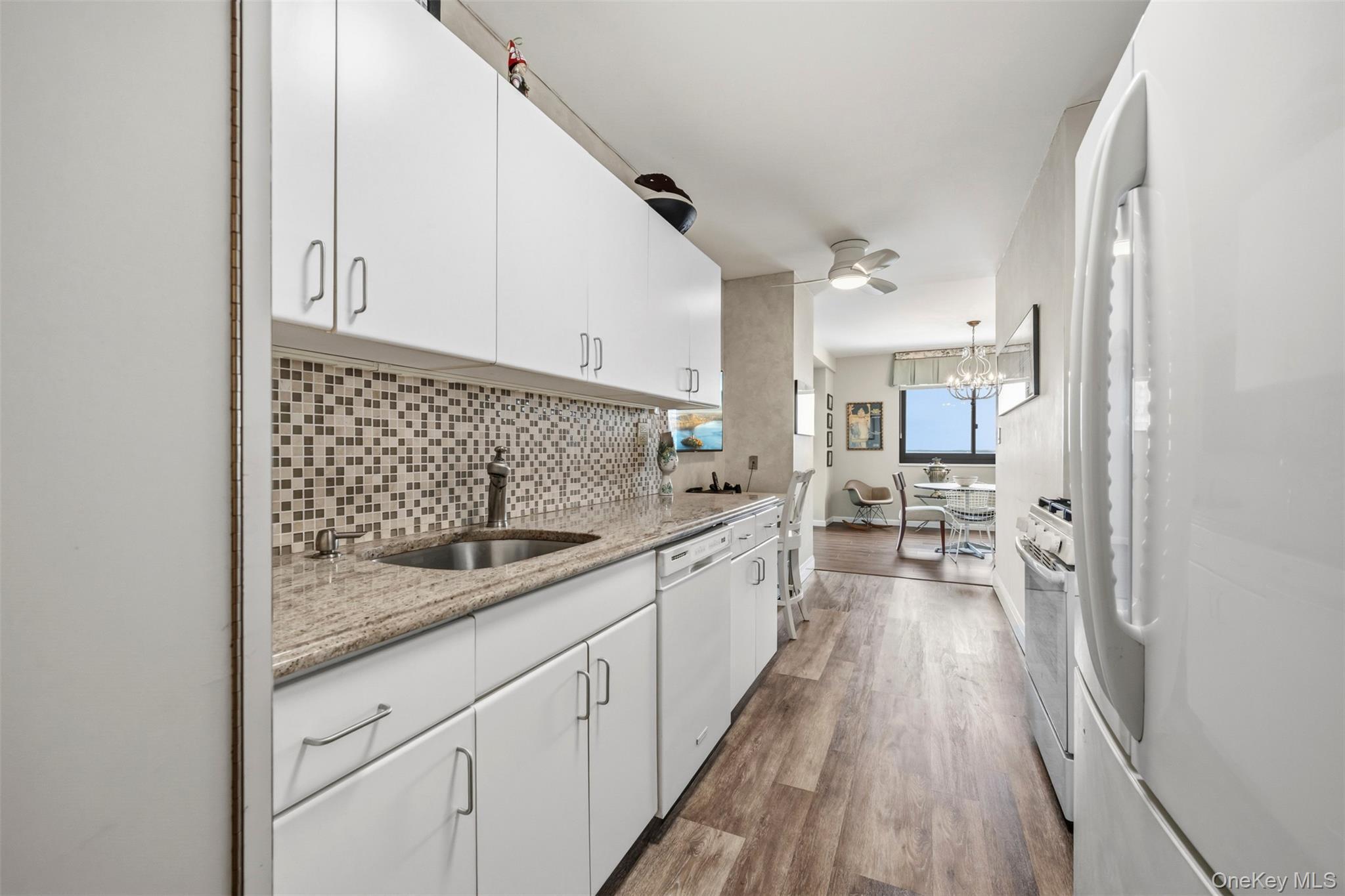 Coop Grand Central  Queens, NY 11005, MLS-960622-15