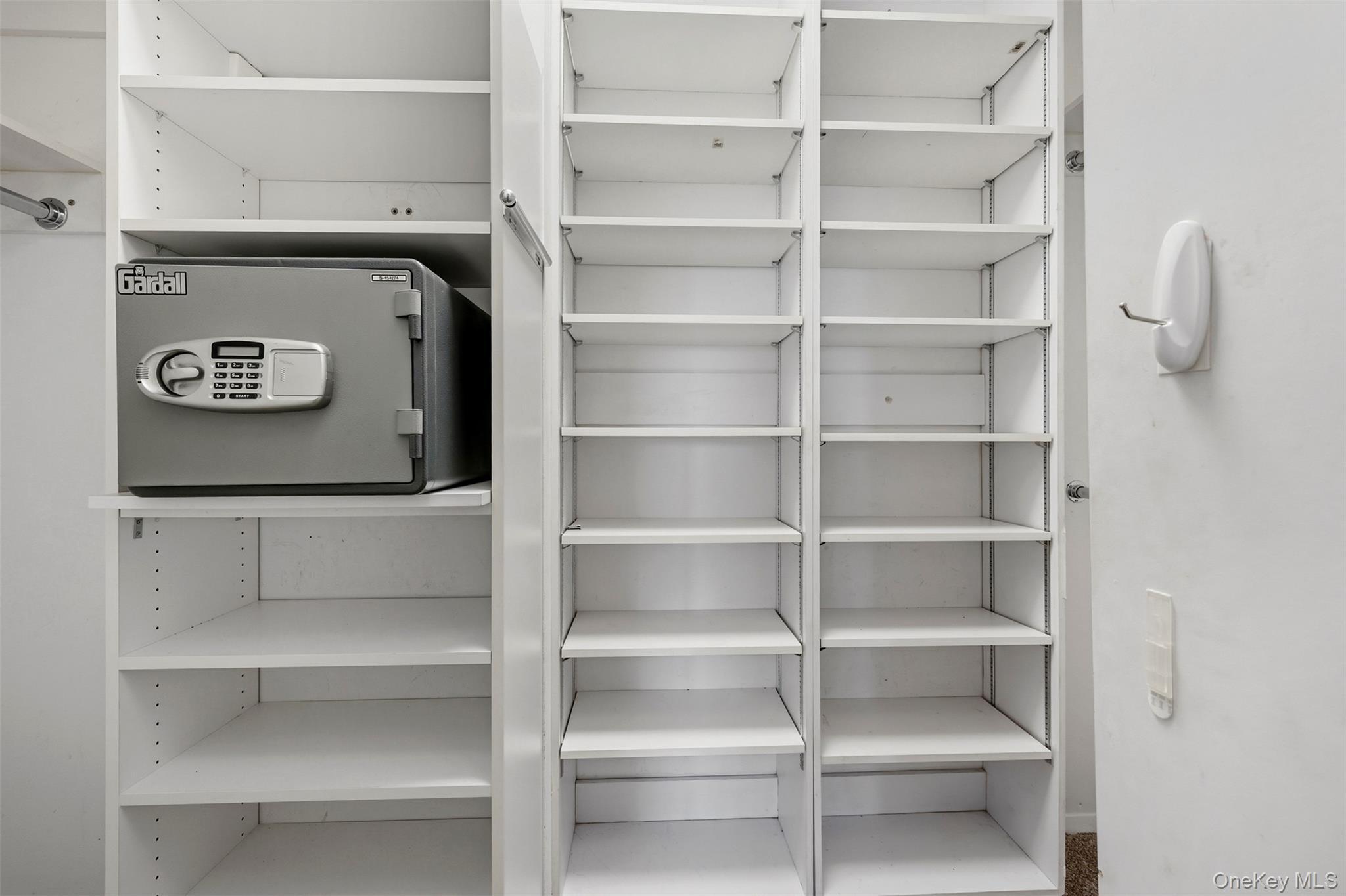 Coop Grand Central  Queens, NY 11005, MLS-960622-29