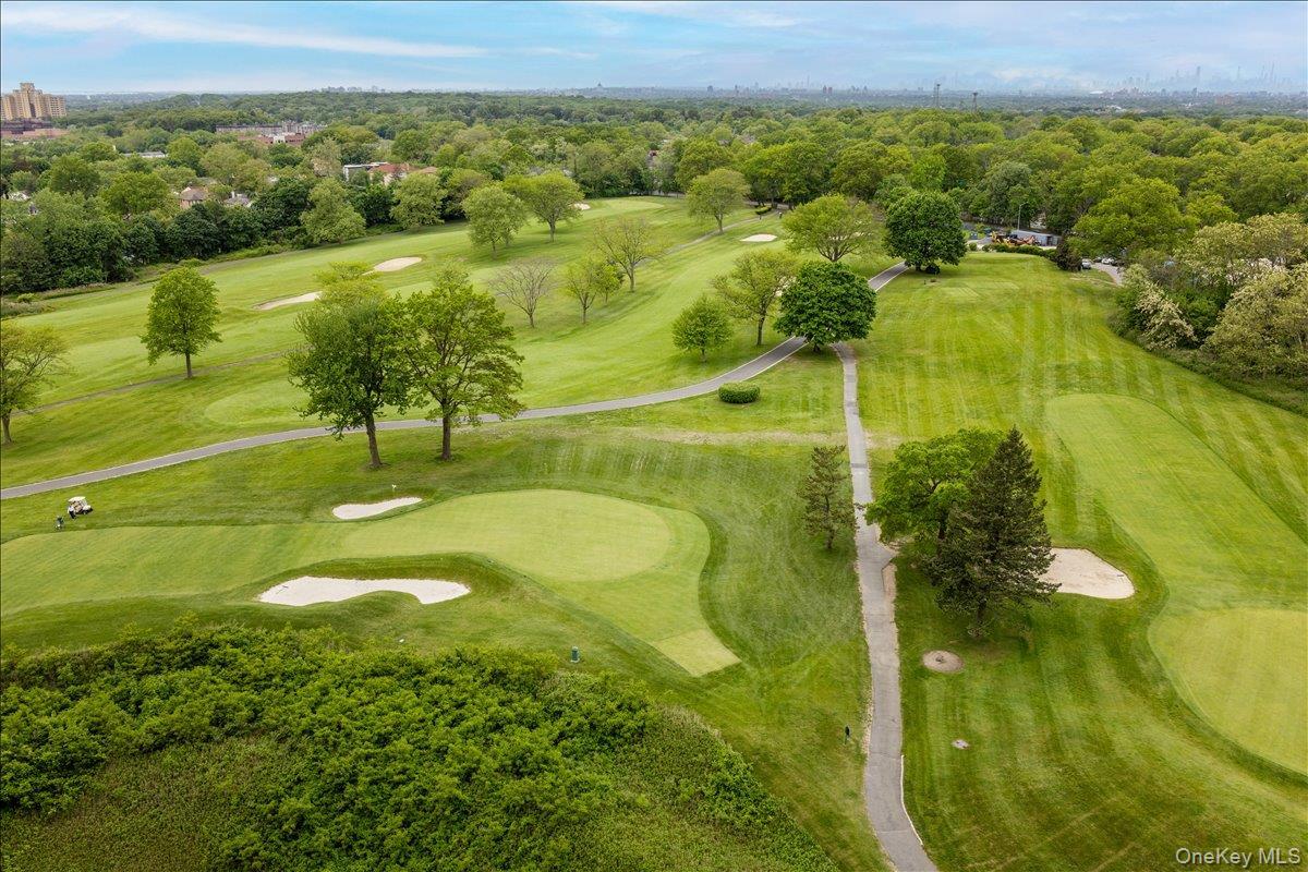 Coop Grand Central  Queens, NY 11005, MLS-960622-35