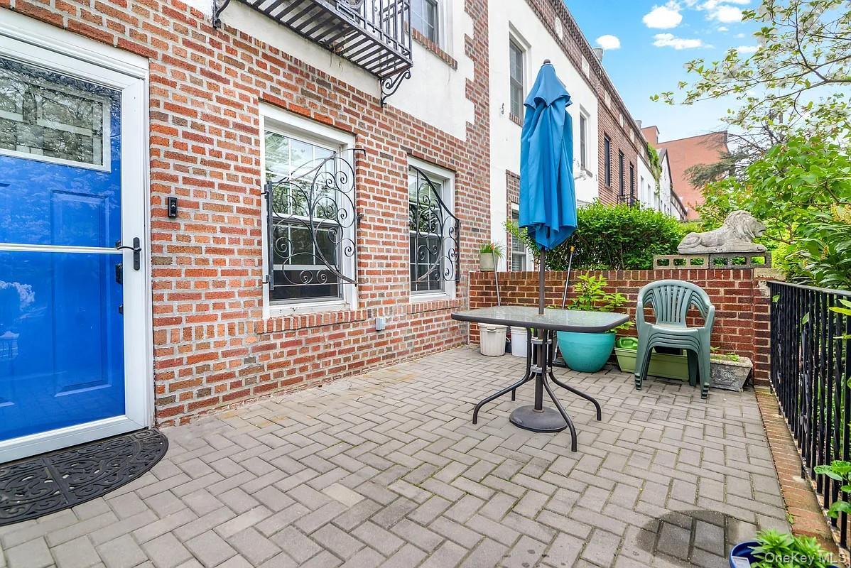 Single Family 36th Queens, NY 11103, MLS-960623-26