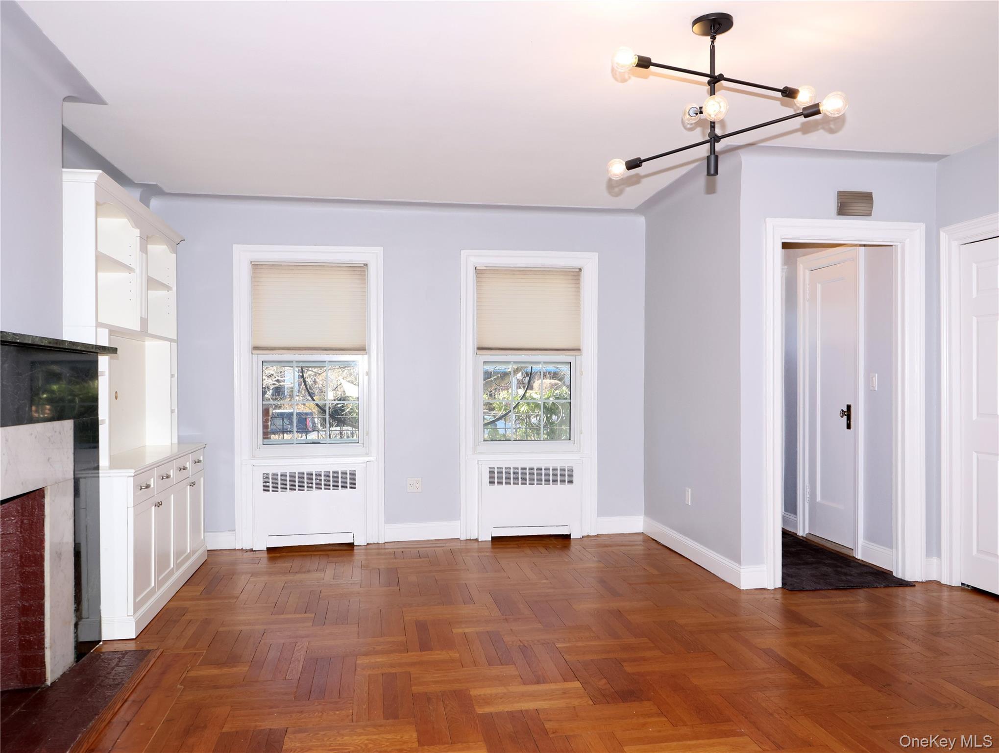 Single Family 36th Queens, NY 11103, MLS-960623-8