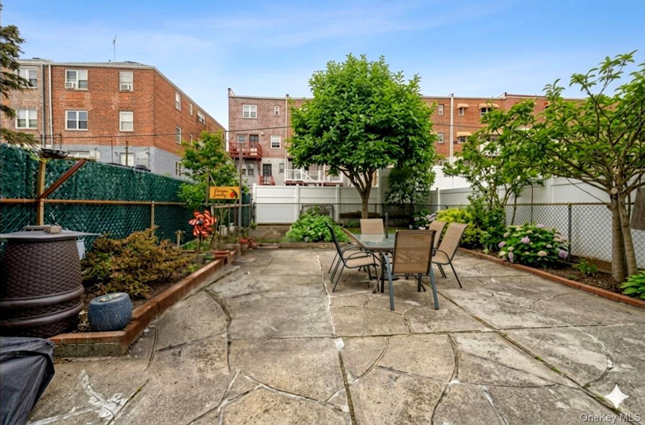 Single Family Young  Bronx, NY 10469, MLS-960639-2