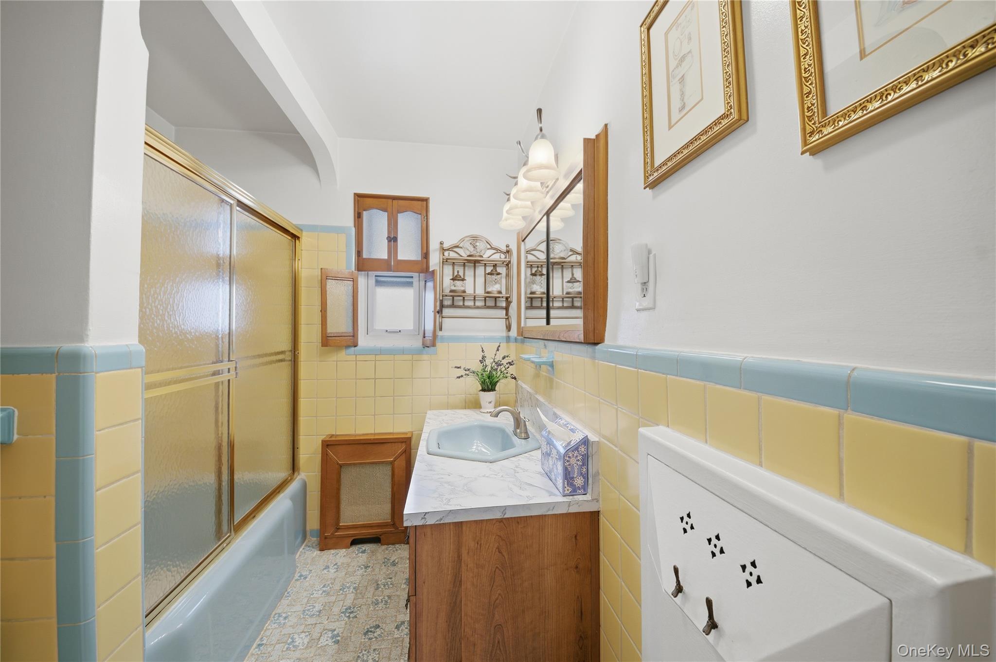 Single Family Young  Bronx, NY 10469, MLS-960639-22