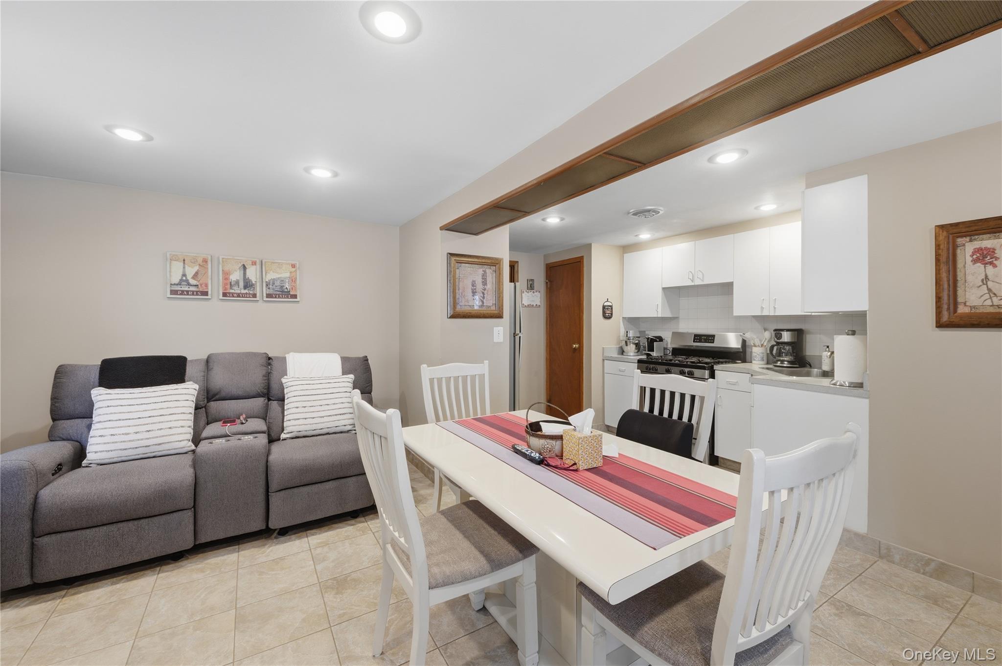 Single Family Young  Bronx, NY 10469, MLS-960639-28