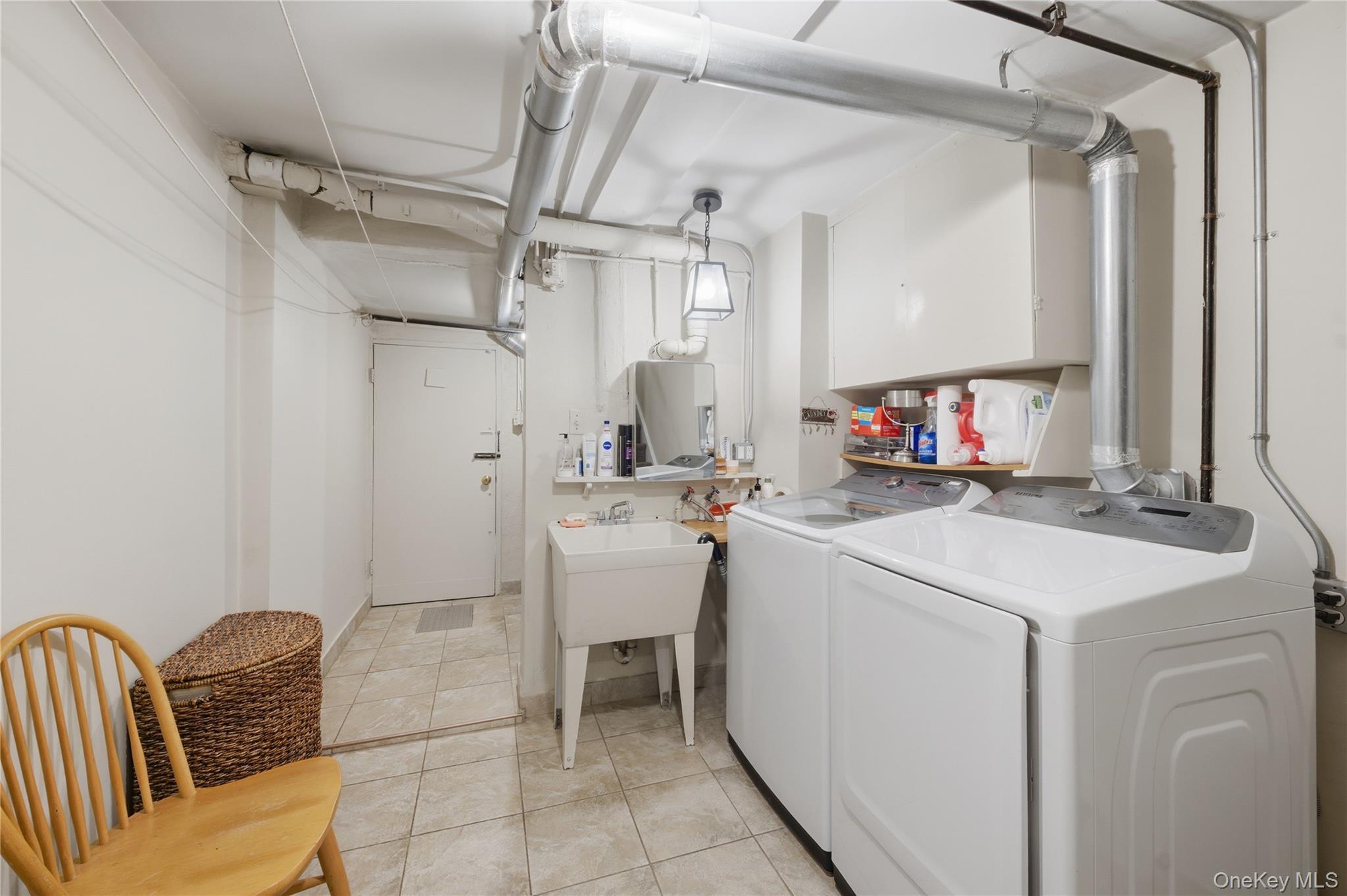 Single Family Young  Bronx, NY 10469, MLS-960639-30