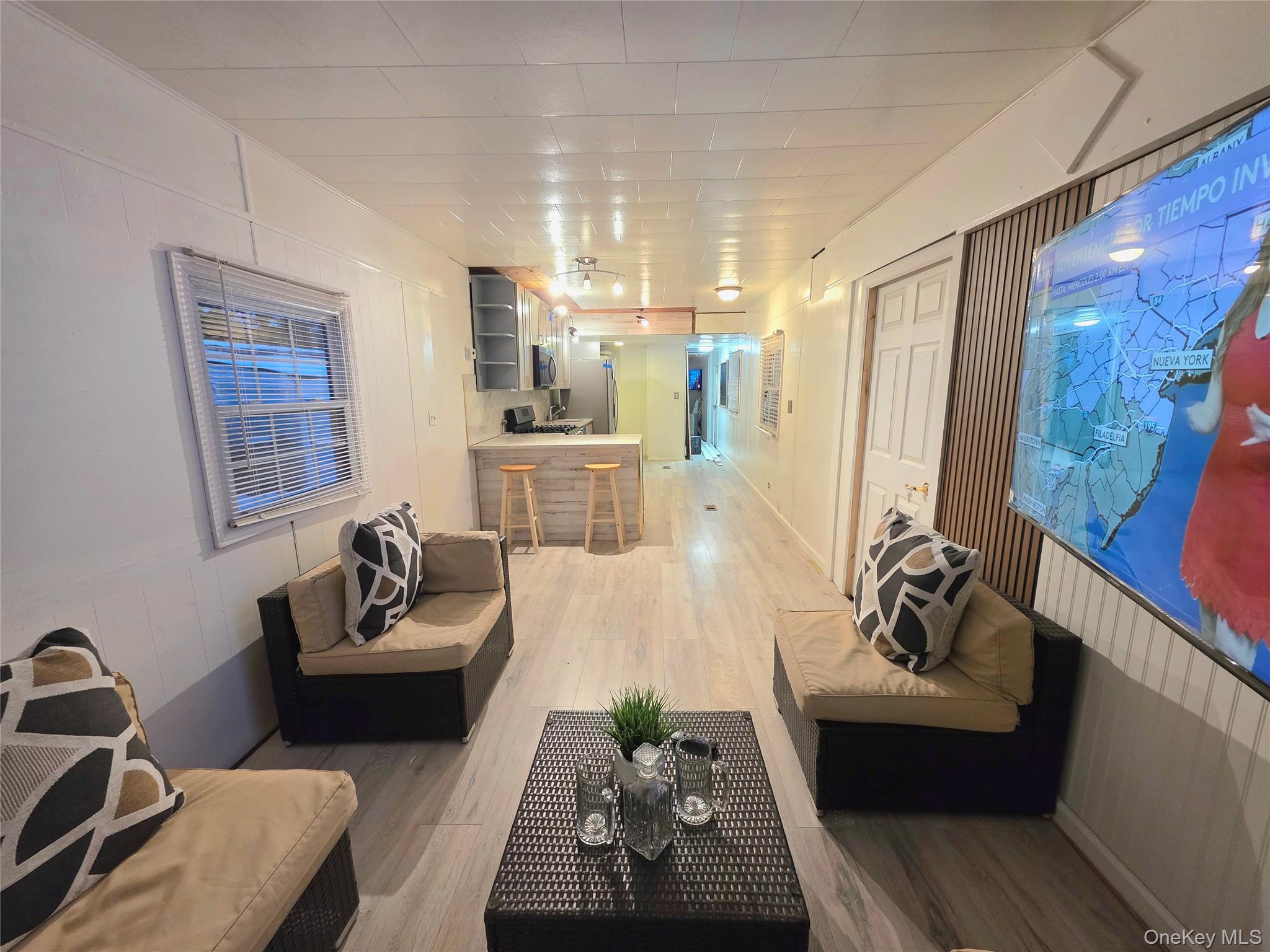 Single Family Ave  Suffolk County, NY 11901, MLS-960641-9