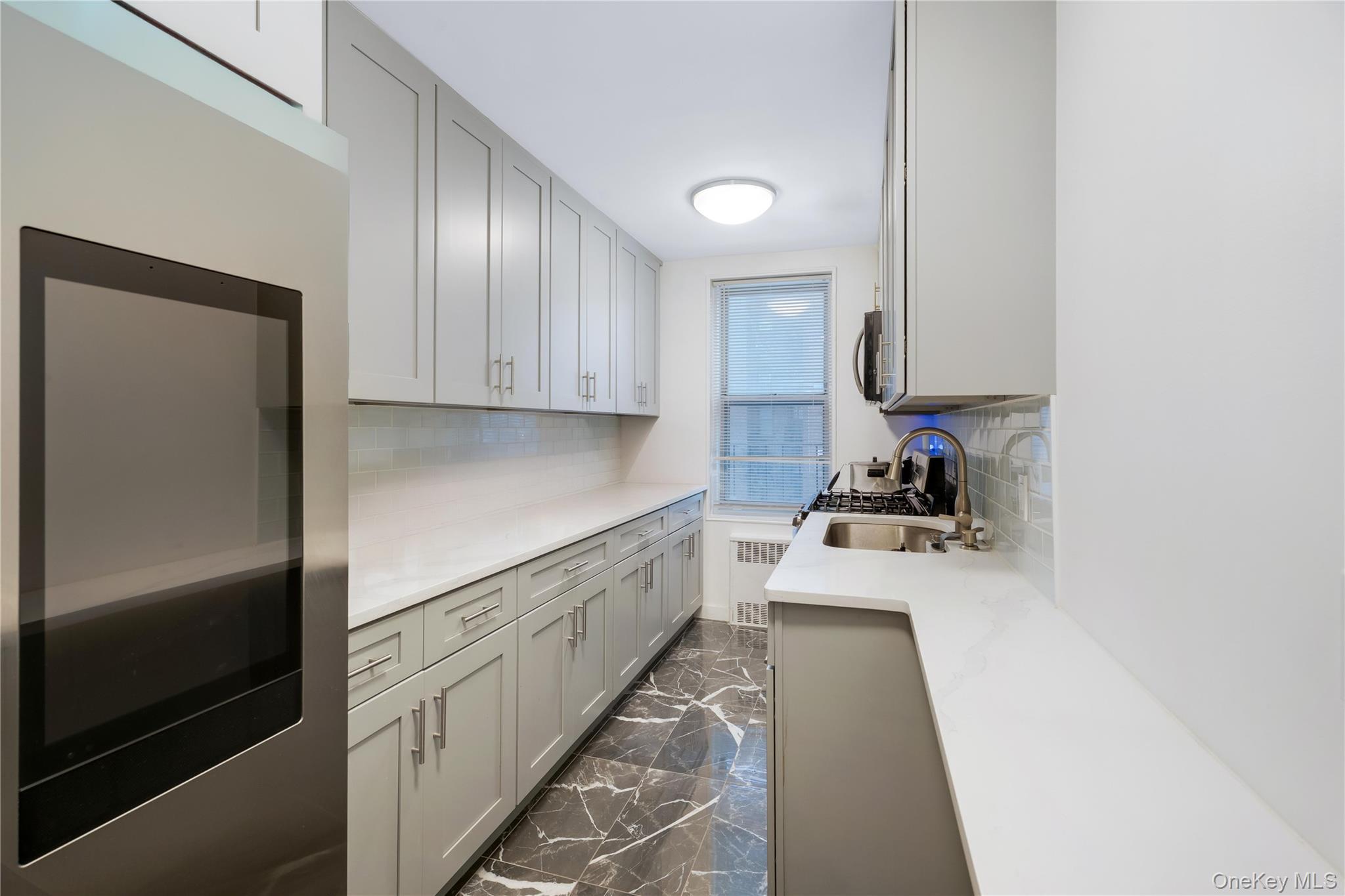 Coop Bragg Brooklyn, NY 11229, MLS-960716-2