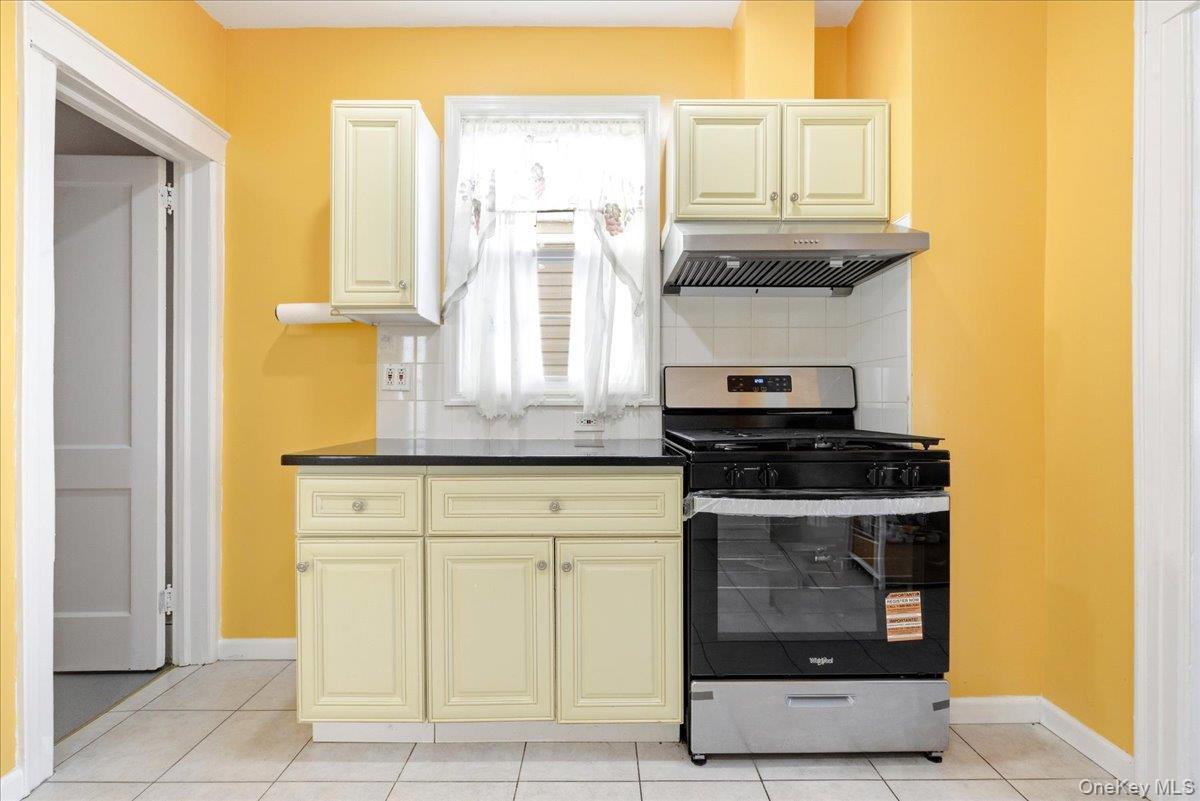 Single Family Manse  Queens, NY 11375, MLS-960720-15