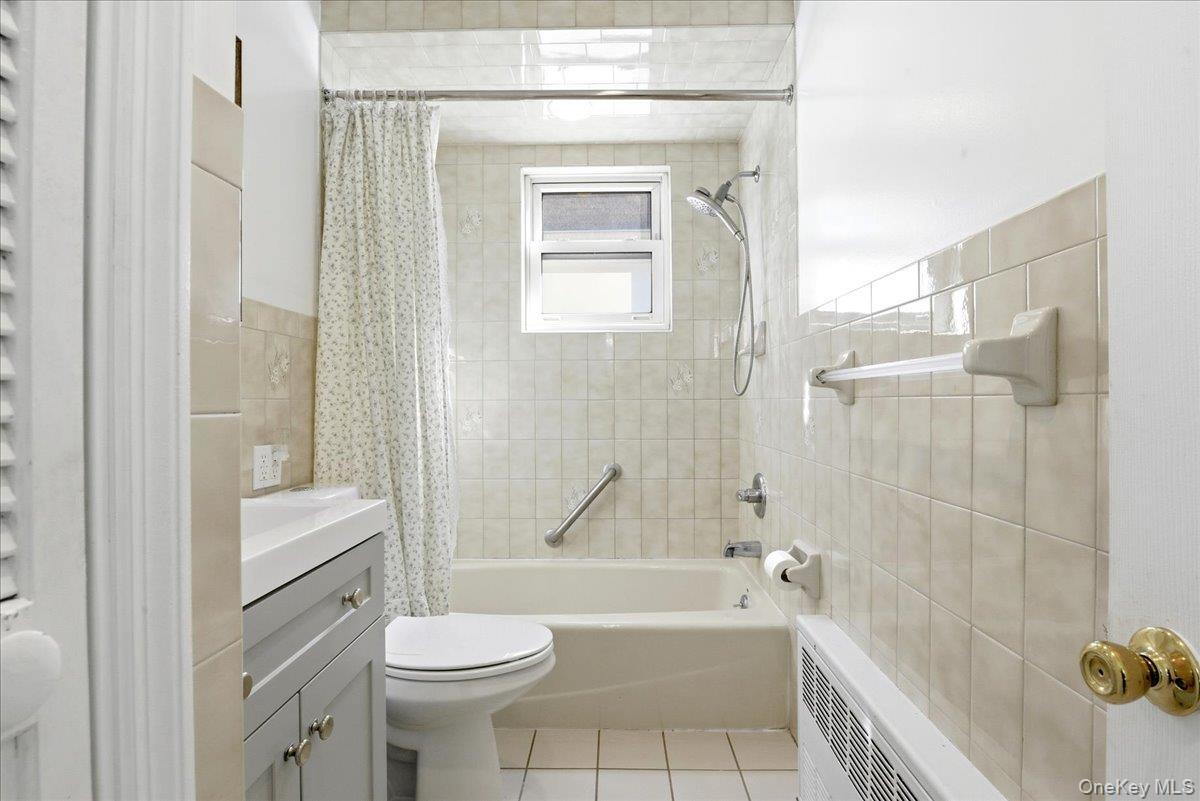 Single Family Manse  Queens, NY 11375, MLS-960720-25