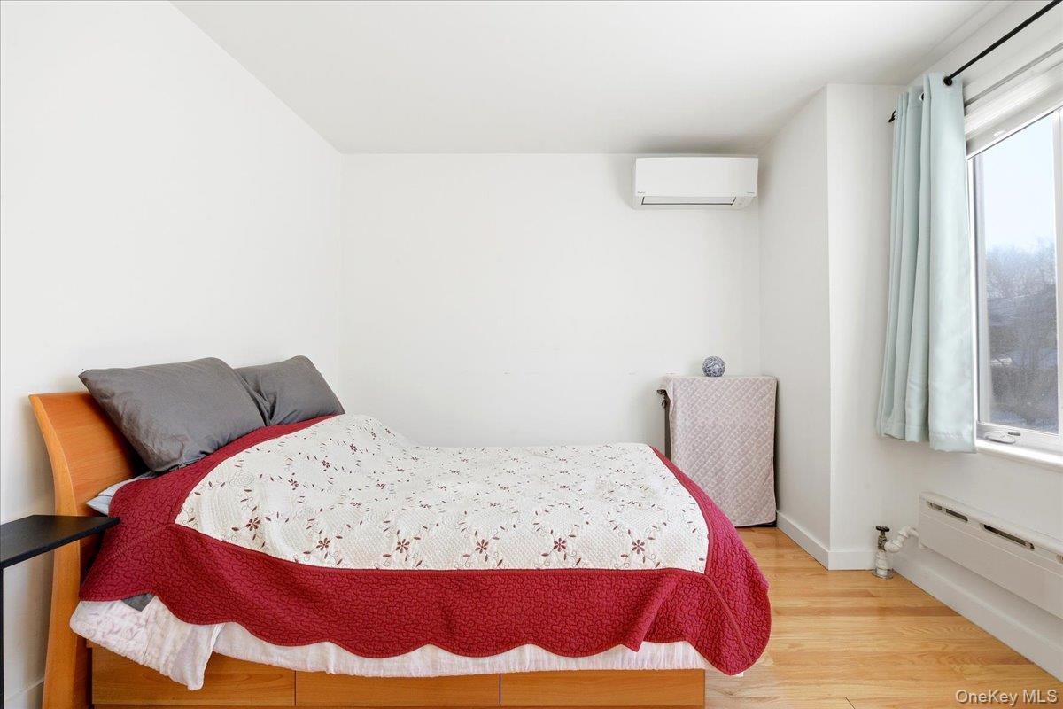 Single Family Manse  Queens, NY 11375, MLS-960720-30