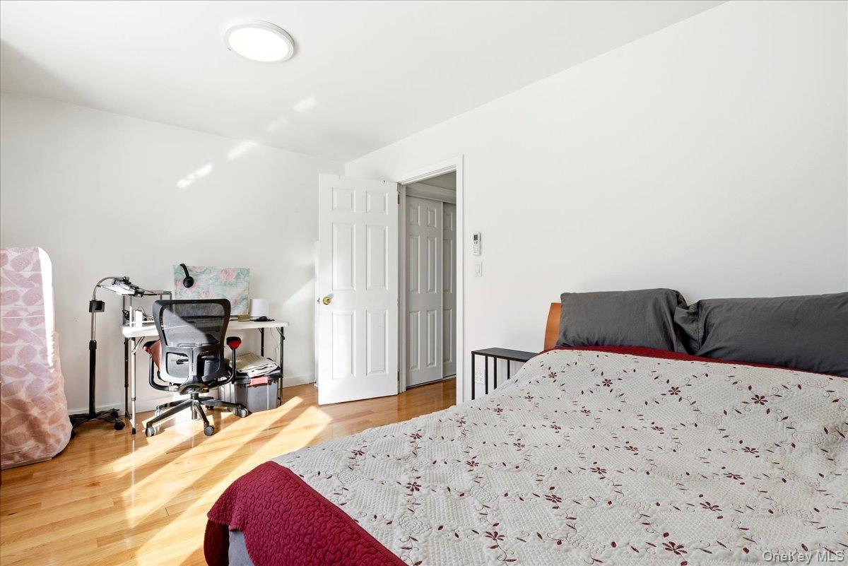 Single Family Manse  Queens, NY 11375, MLS-960720-31