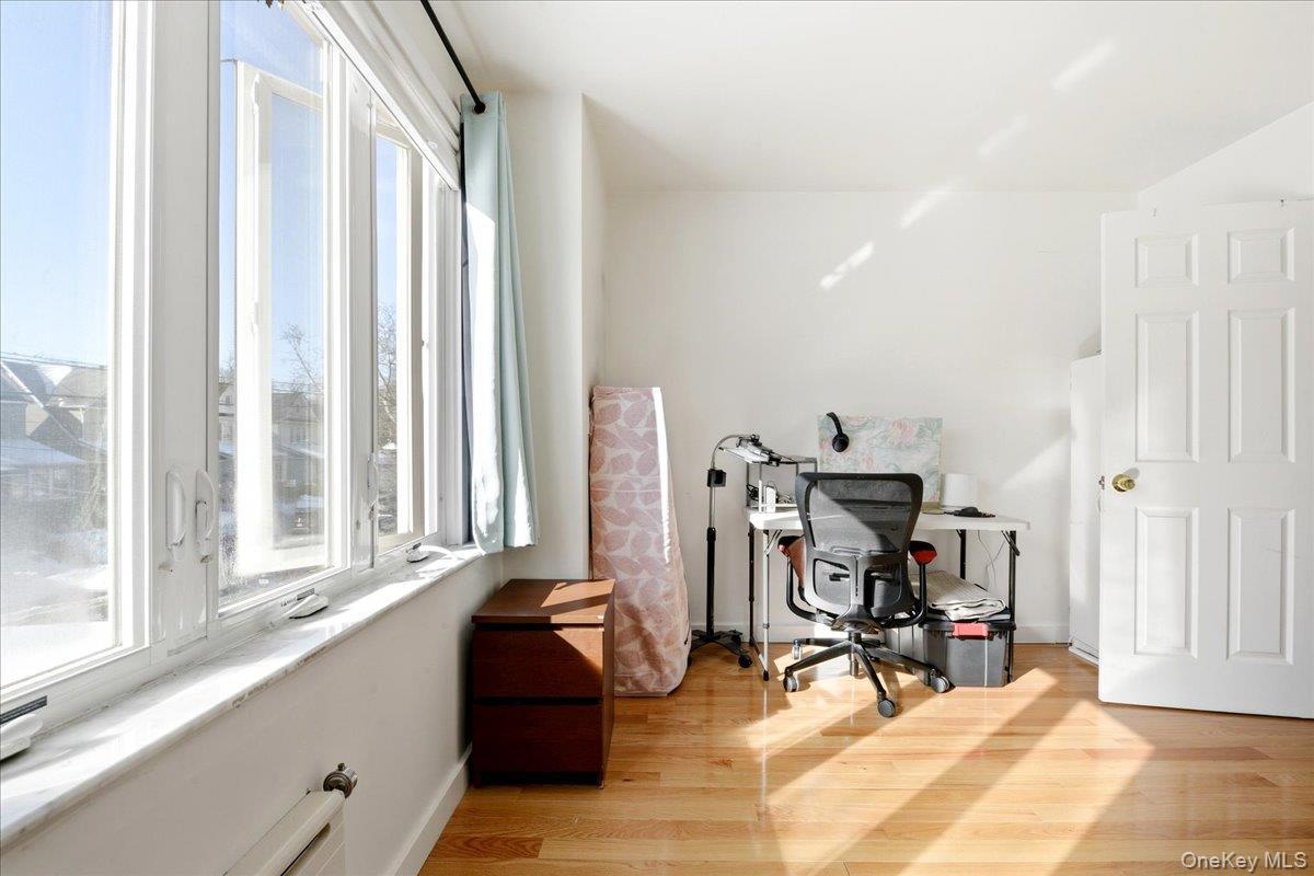 Single Family Manse  Queens, NY 11375, MLS-960720-32