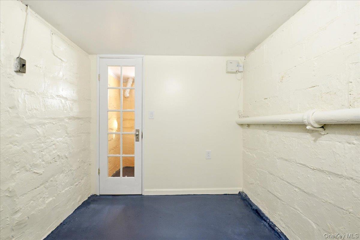 Single Family Manse  Queens, NY 11375, MLS-960720-39