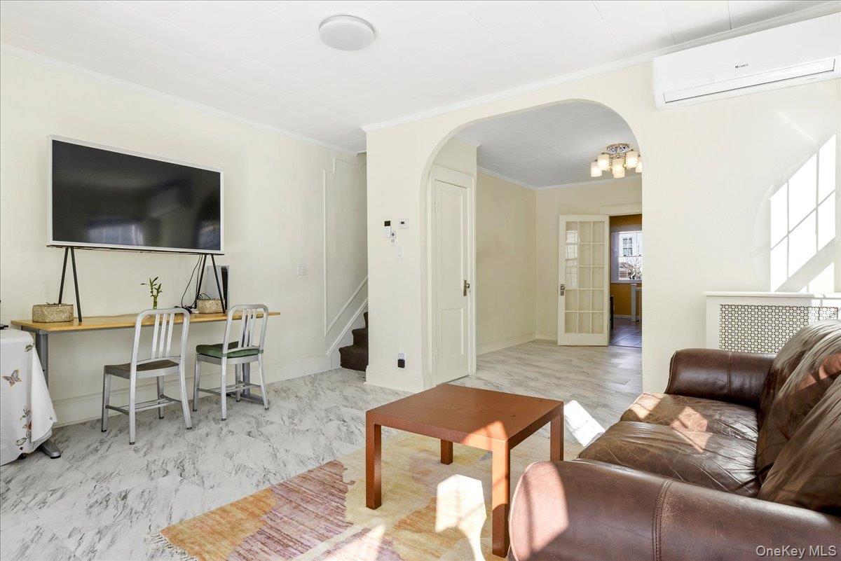 Single Family Manse  Queens, NY 11375, MLS-960720-7