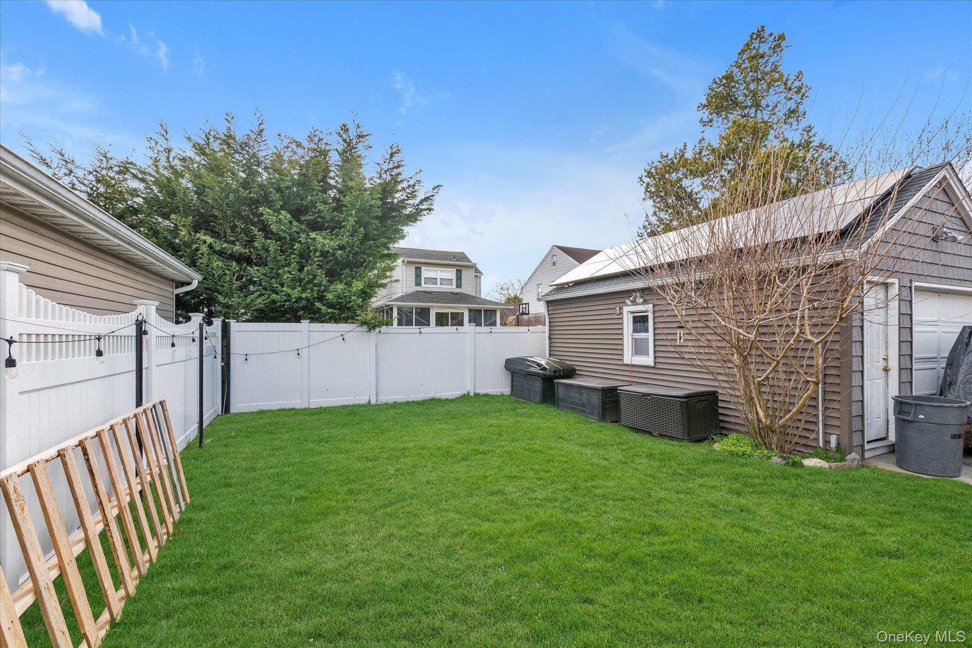 Single Family Everett  Nassau County, NY 11563, MLS-960723-18