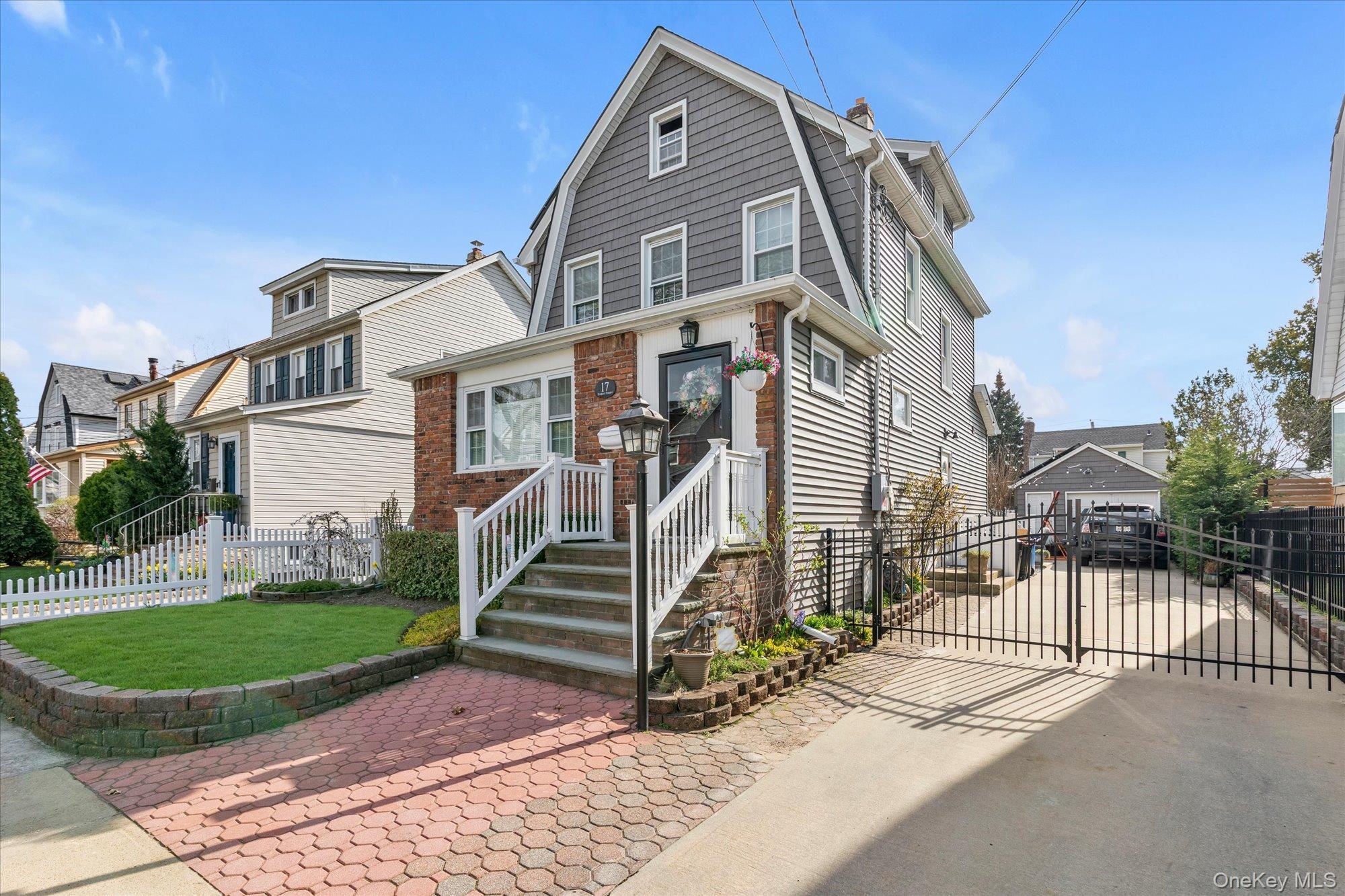 Single Family Everett Nassau County, NY 11563, MLS-960723-2