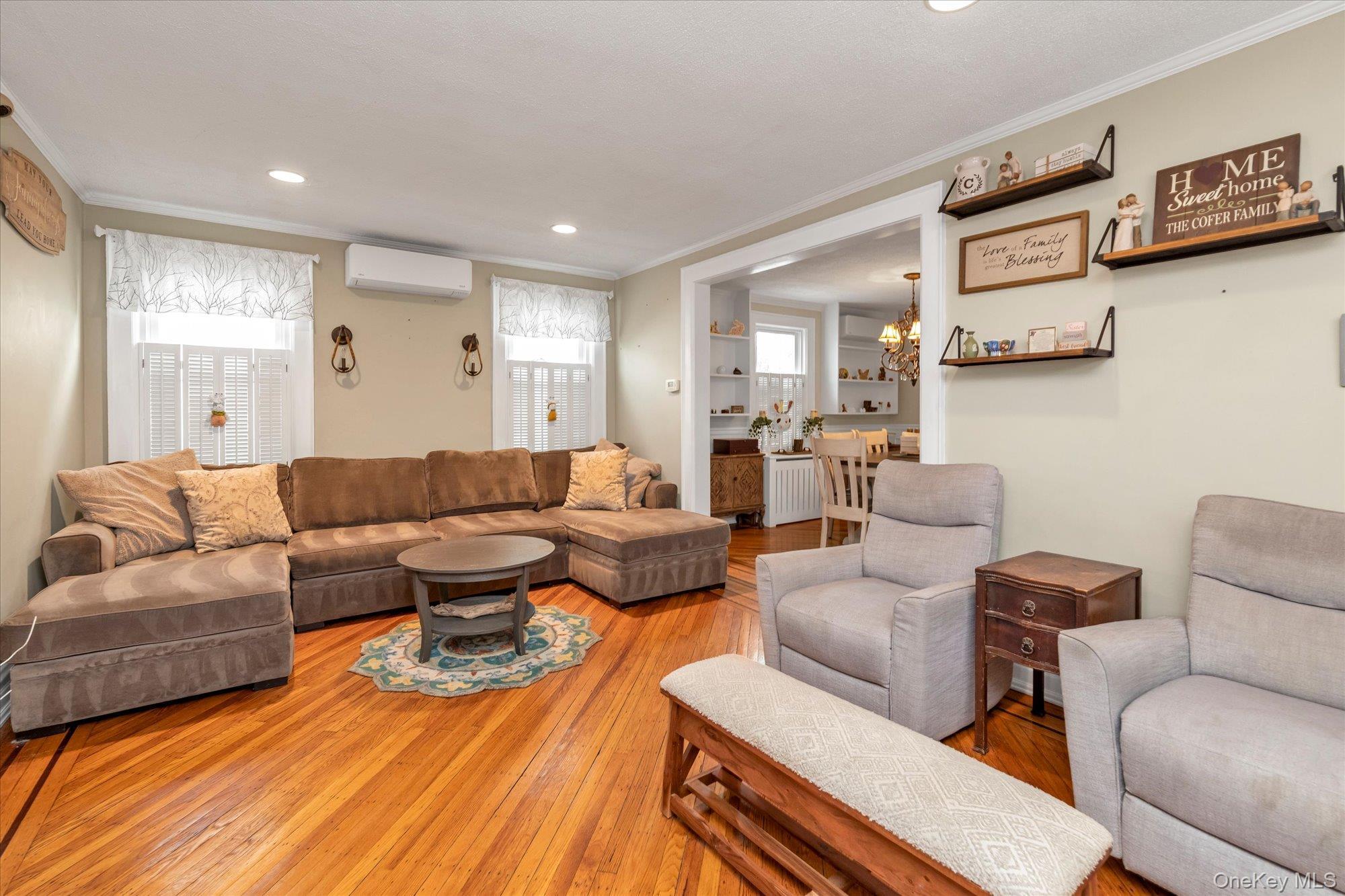 Single Family Everett Nassau County, NY 11563, MLS-960723-3