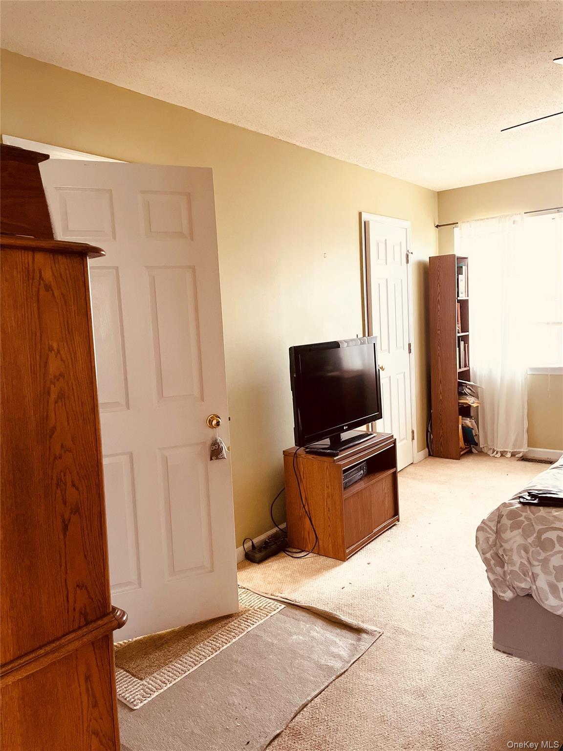 Condo Timberline  Dutchess County, NY 12564, MLS-960733-12