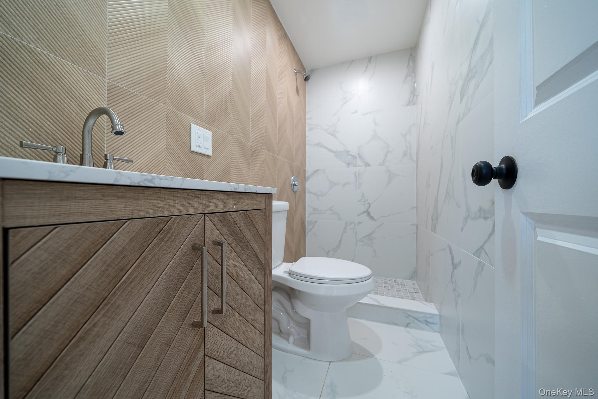 Single Family 70th Queens, NY 11385, MLS-960748-11