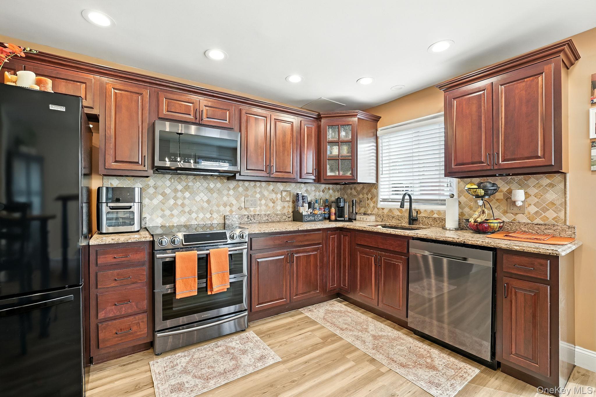 Single Family Swinton  Bronx, NY 10465, MLS-960764-7