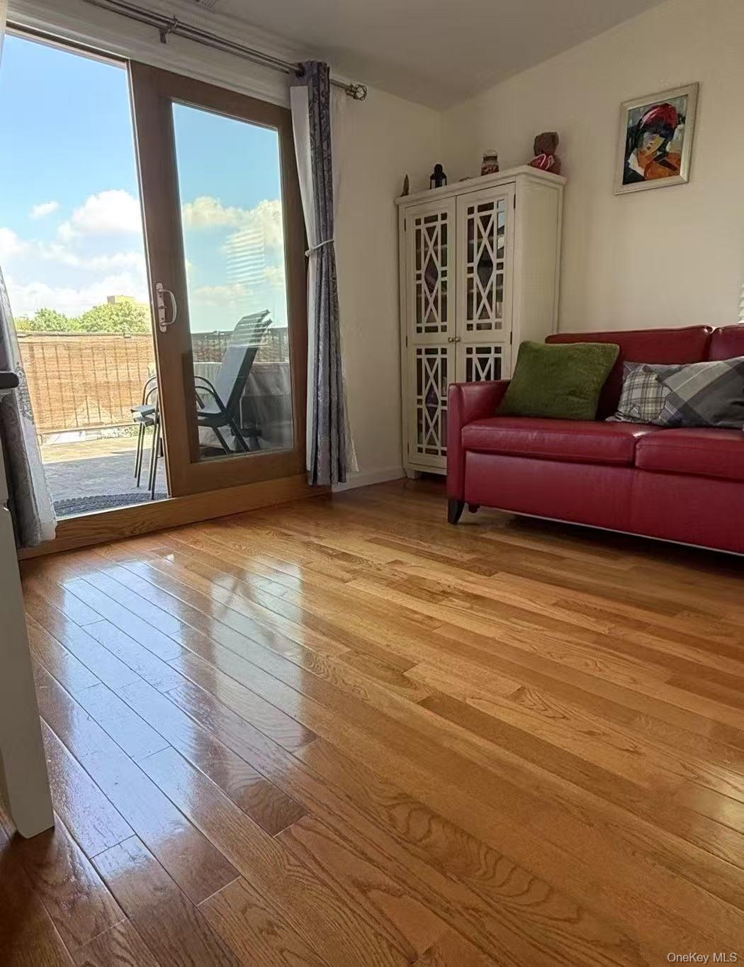 Condo 194th  Queens, NY 11358, MLS-960783-11