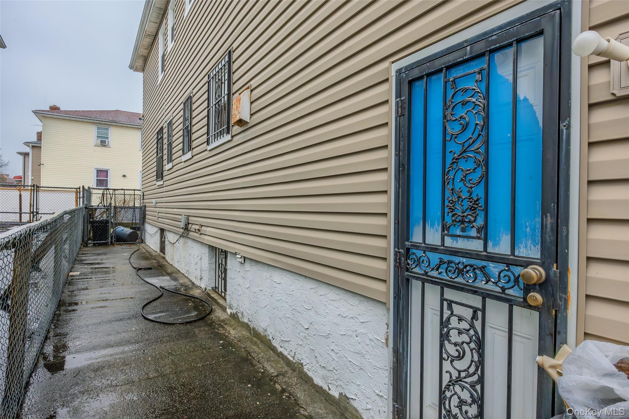 Single Family Bessemund  Queens, NY 11691, MLS-960799-33