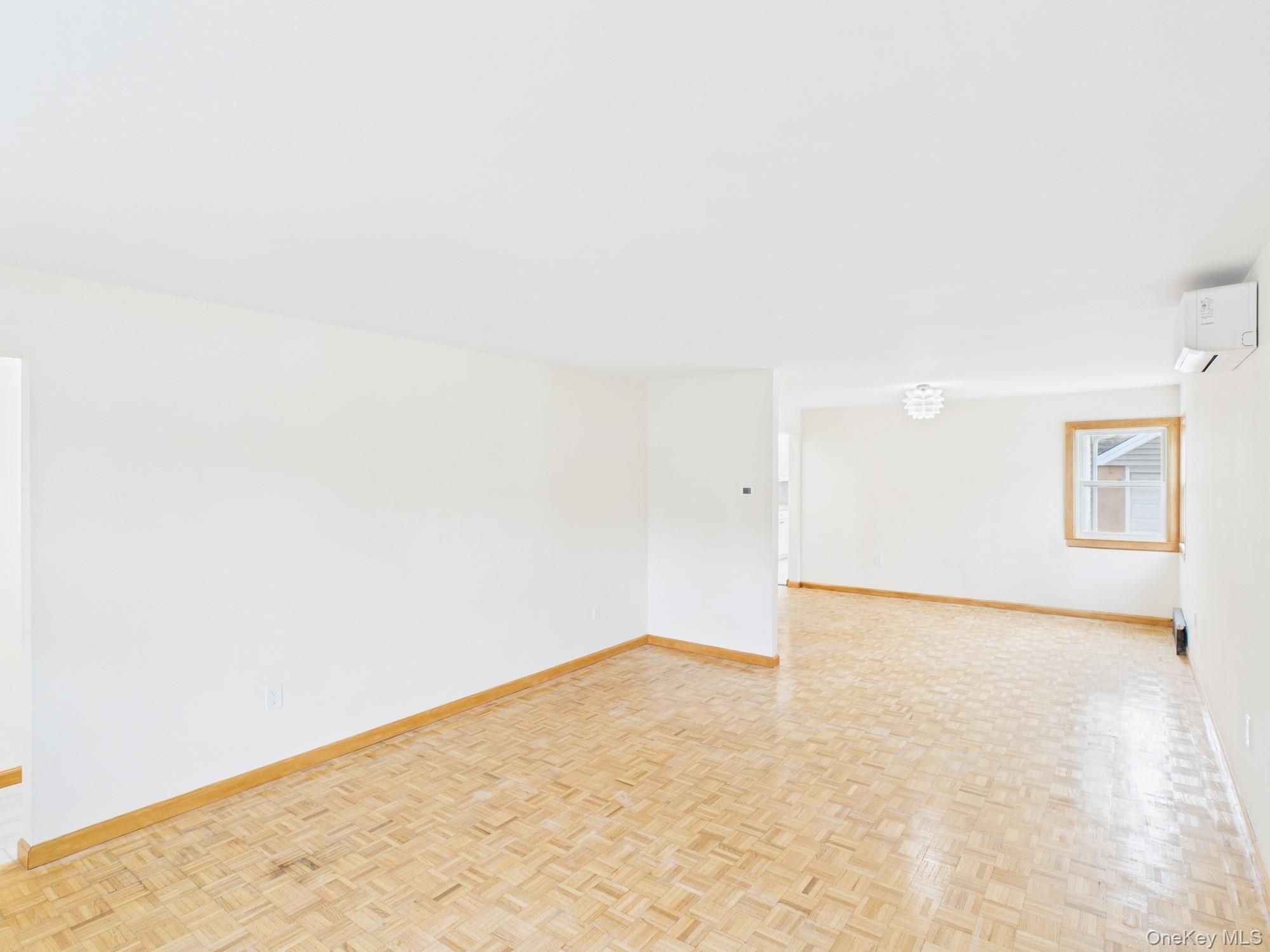 Single Family Little Neck  Queens, NY 11362, MLS-960800-6