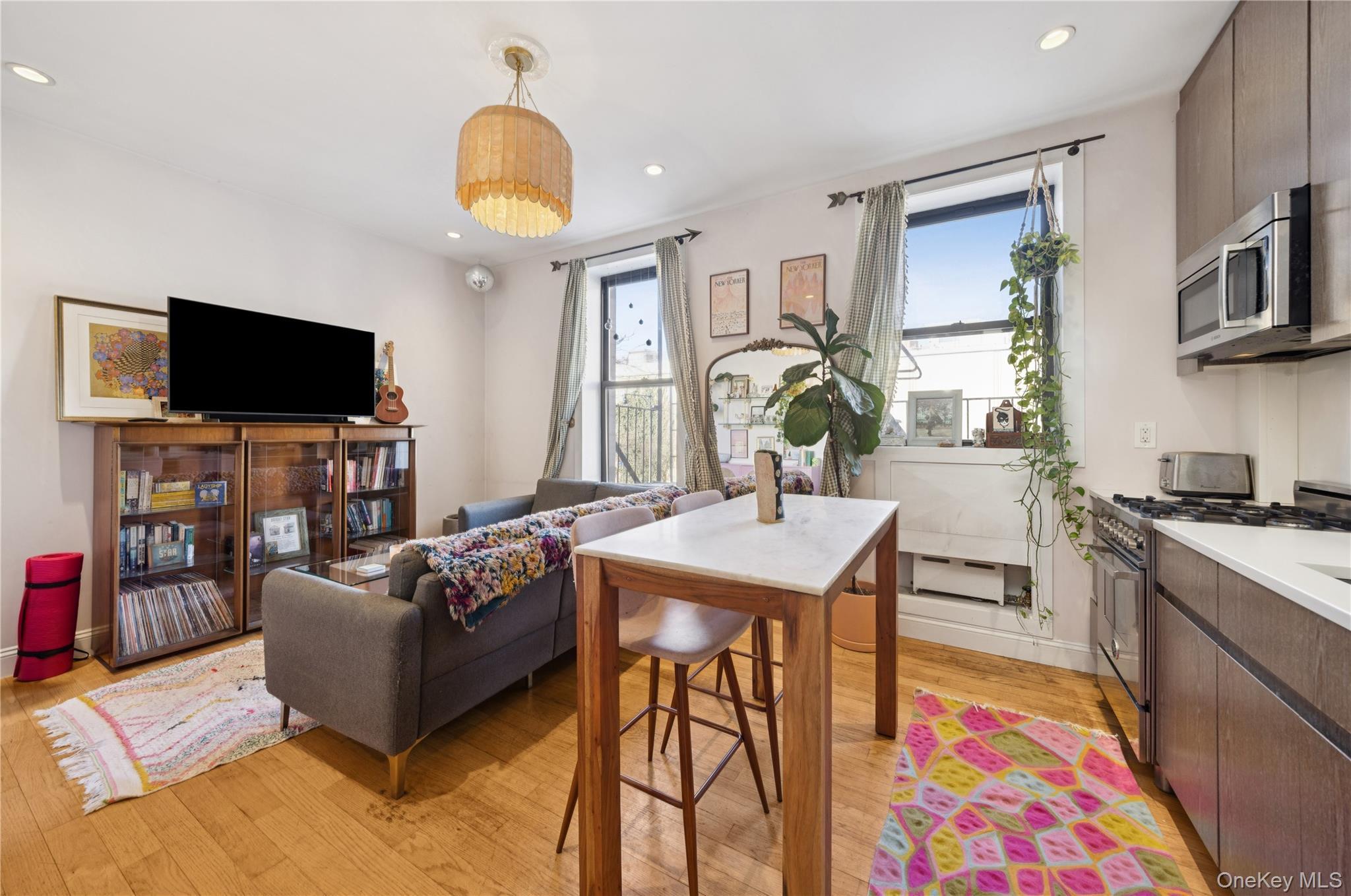 Coop 84th  Manhattan, NY 10024, MLS-960801-2