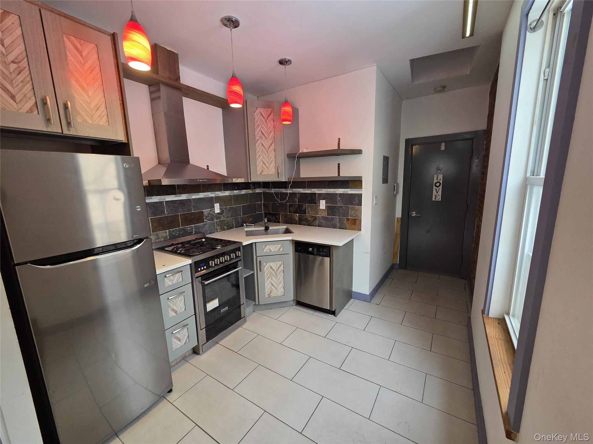 Commercial Sale Eastern Parkway Brooklyn, NY 11233, MLS-960822-10
