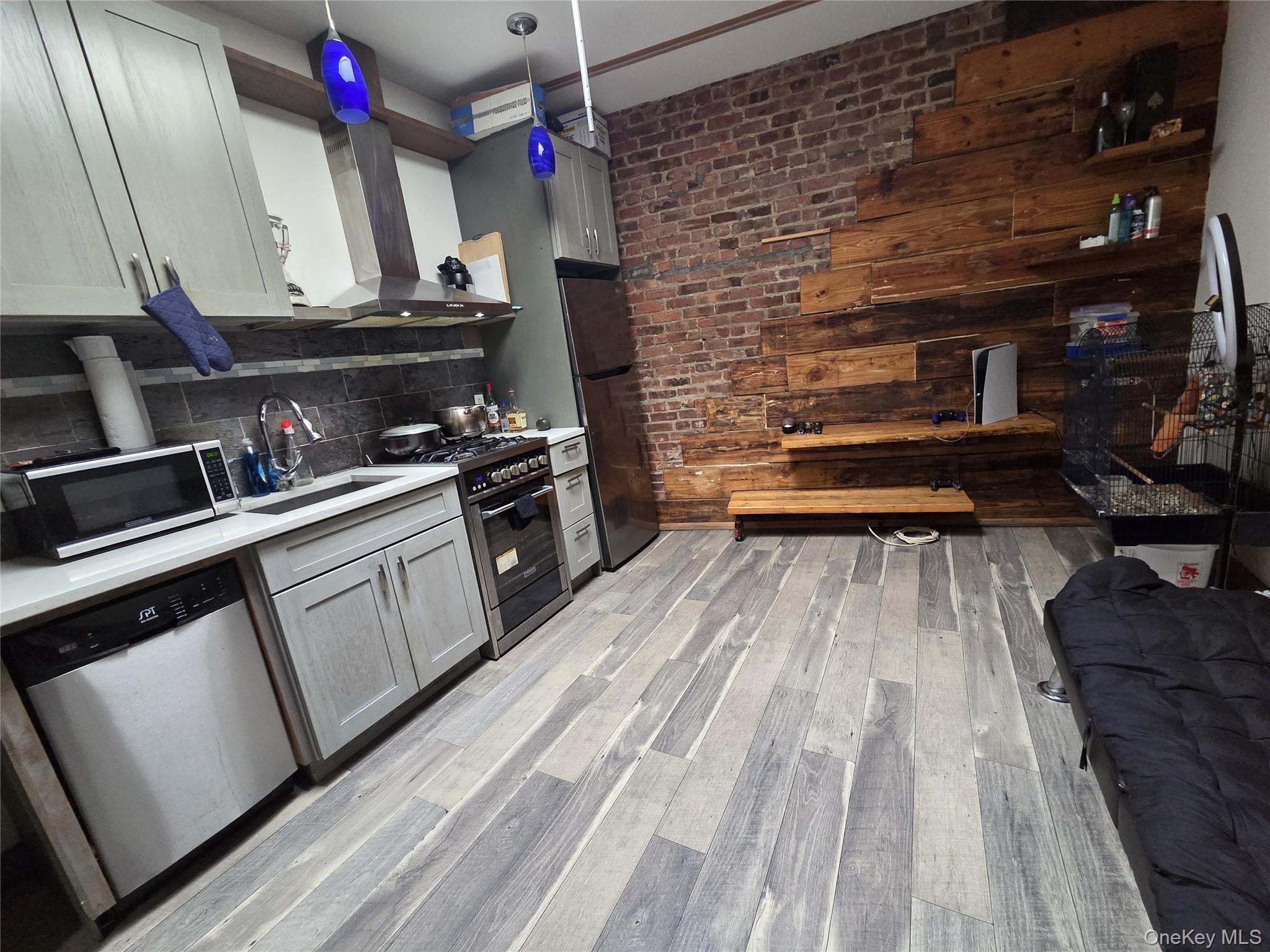 Commercial Sale Eastern Parkway Brooklyn, NY 11233, MLS-960822-7