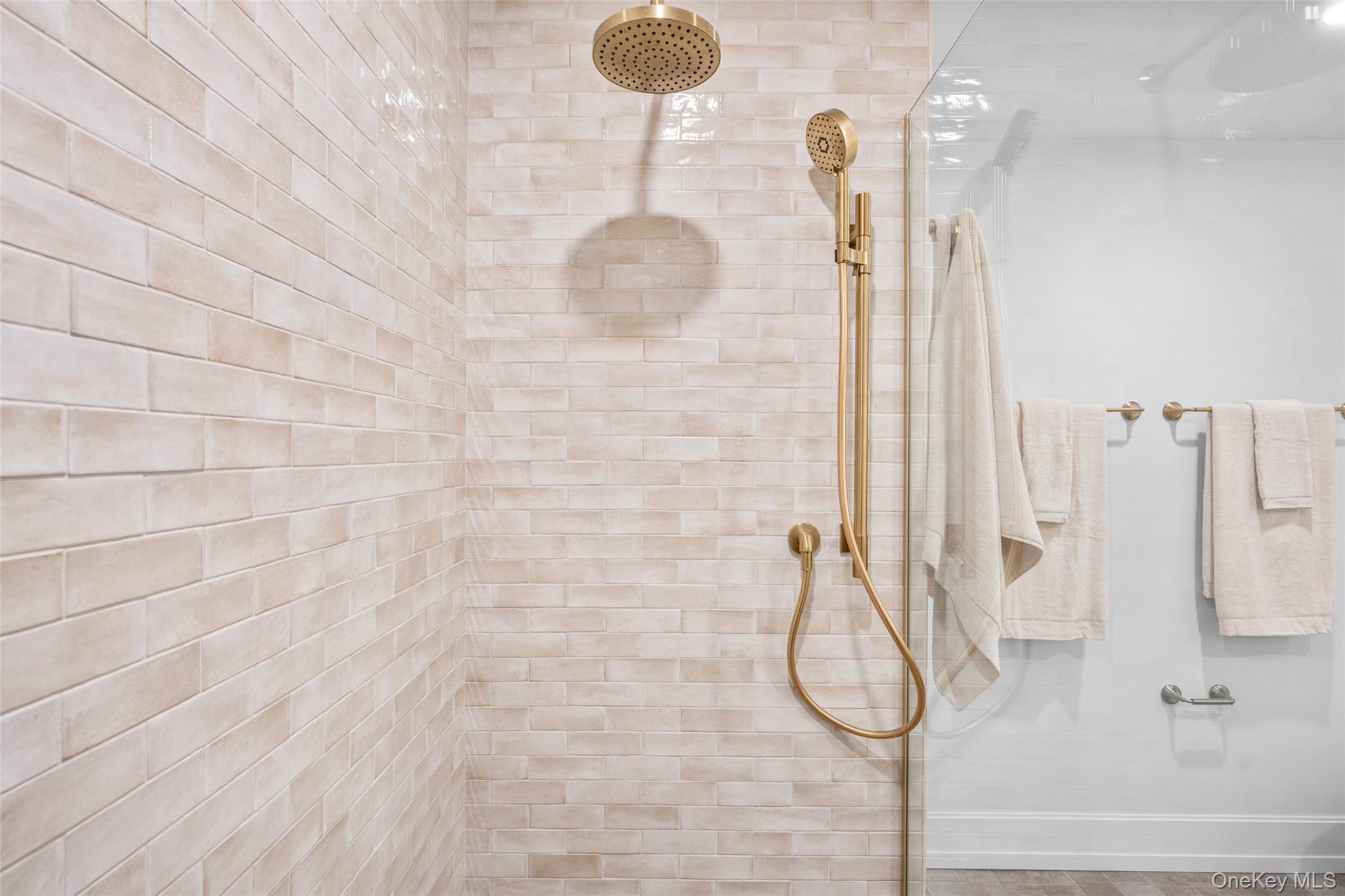 Condo Riverside  Westchester County, NY 10520, MLS-960834-17