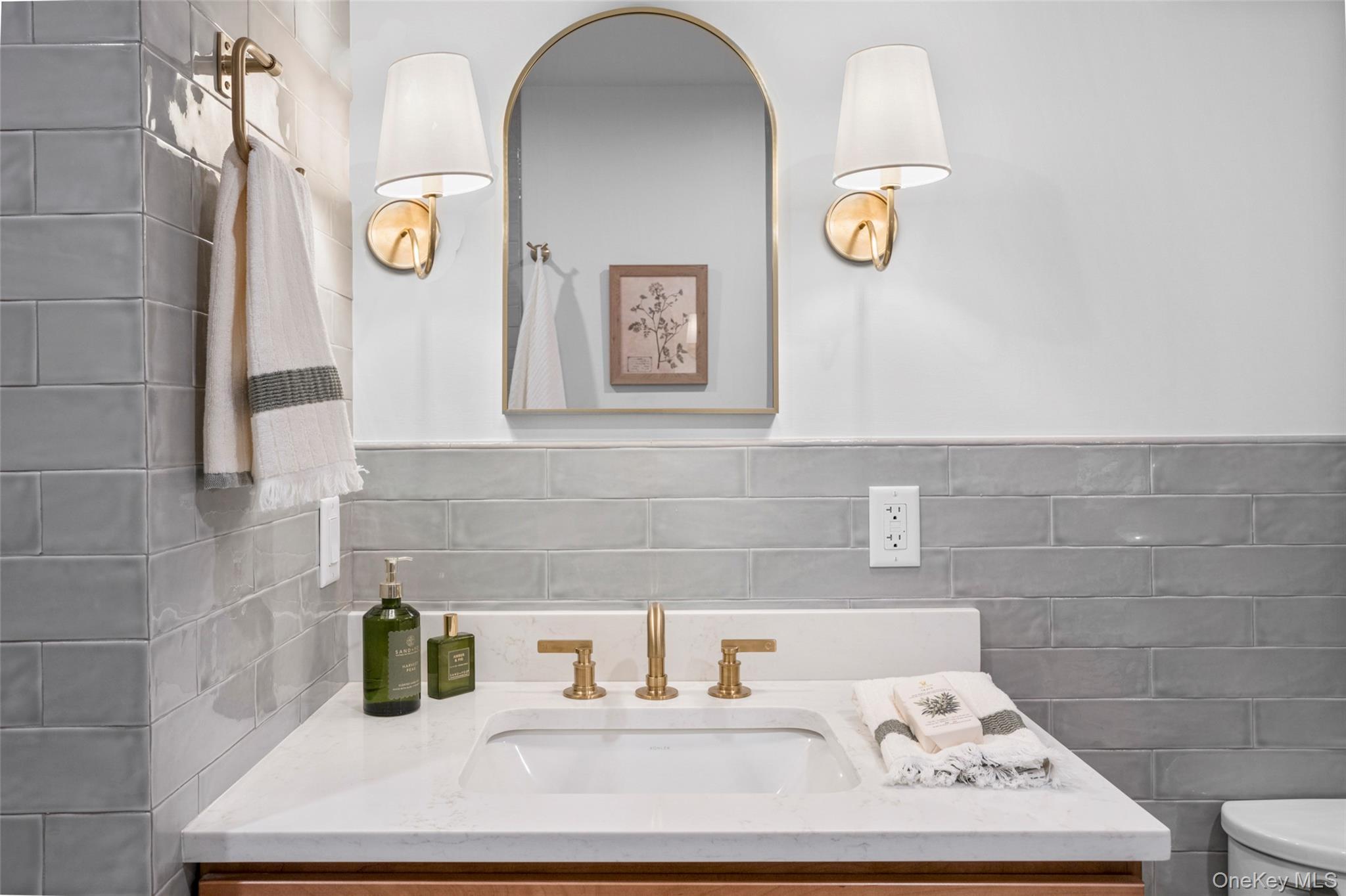 Condo Riverside  Westchester County, NY 10520, MLS-960834-22