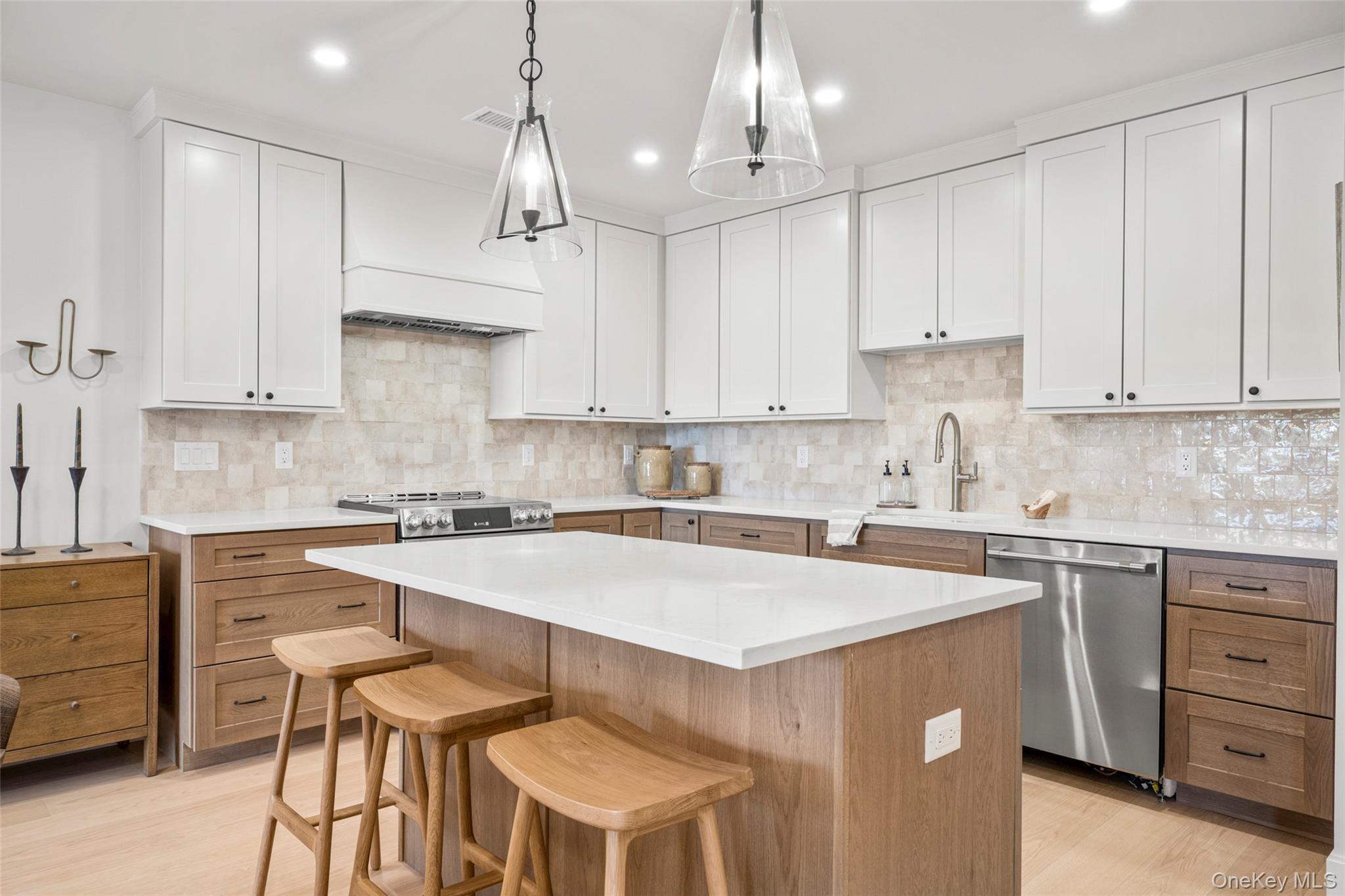 Condo Riverside  Westchester County, NY 10520, MLS-960834-3