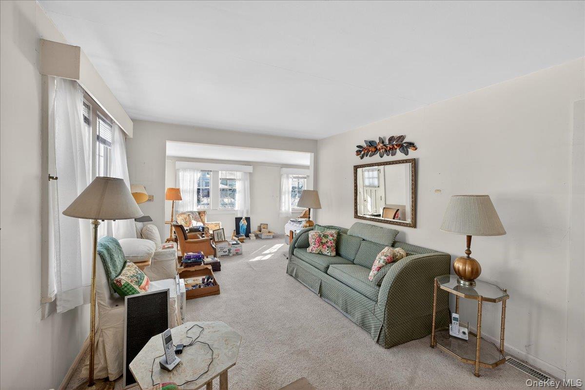 Single Family Main  Suffolk County, NY 11950, MLS-960861-3