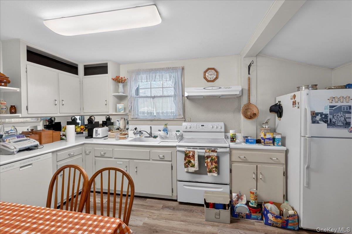 Single Family Main  Suffolk County, NY 11950, MLS-960861-7