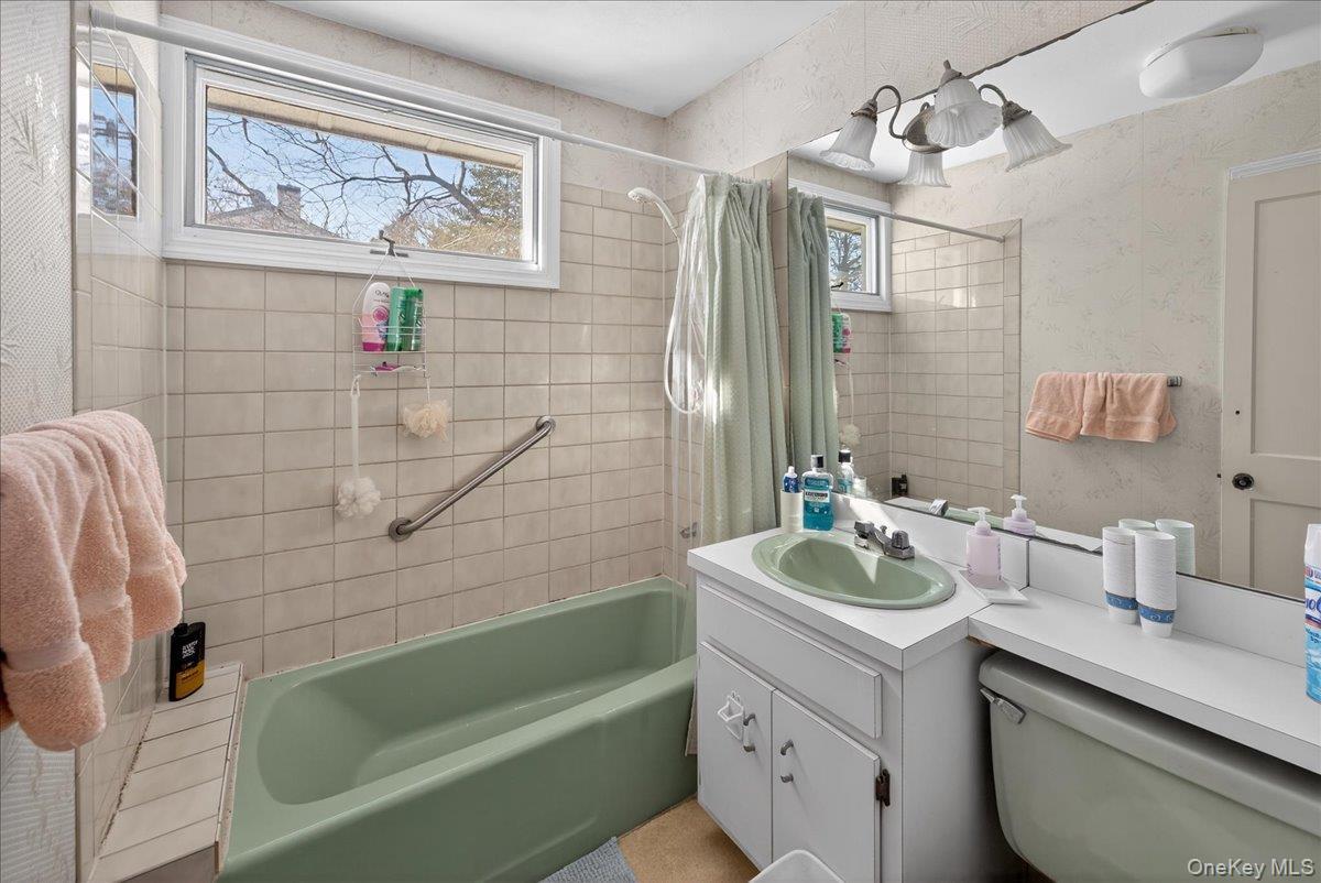 Single Family Main  Suffolk County, NY 11950, MLS-960861-9