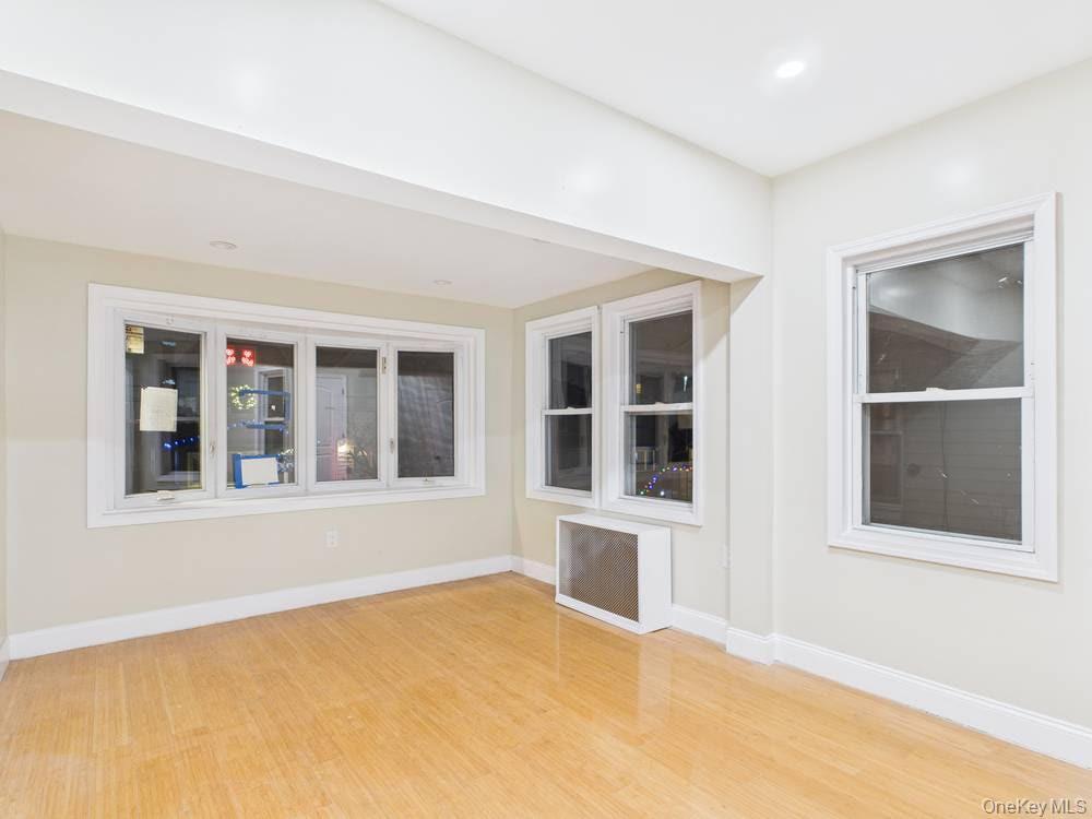 Single Family Curtis  Queens, NY 11369, MLS-960871-15