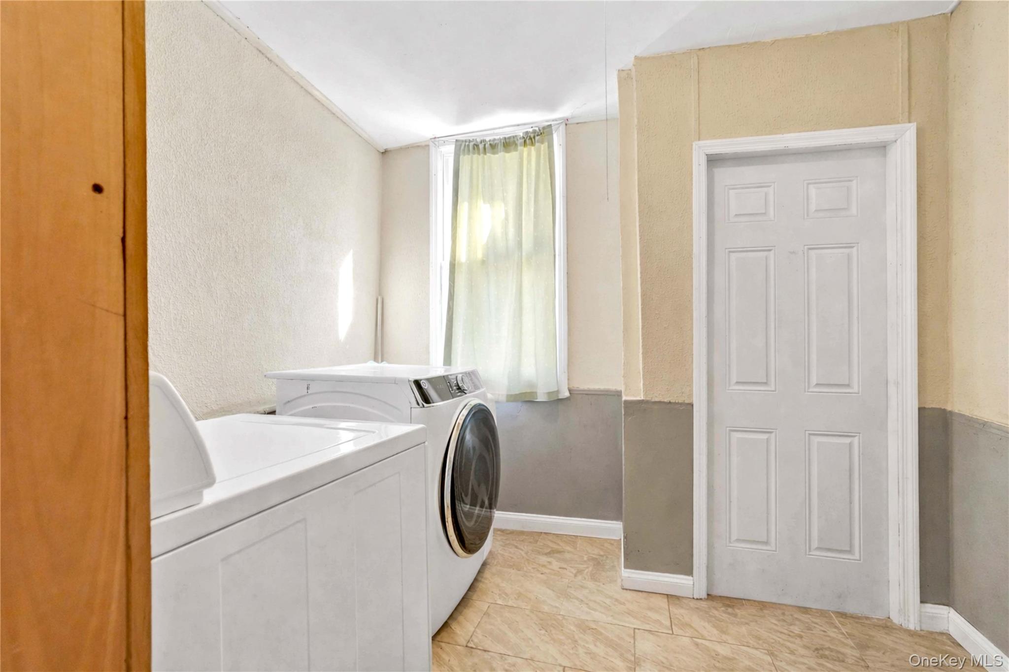 Single Family 229th Street  Queens, NY 11413, MLS-960883-15