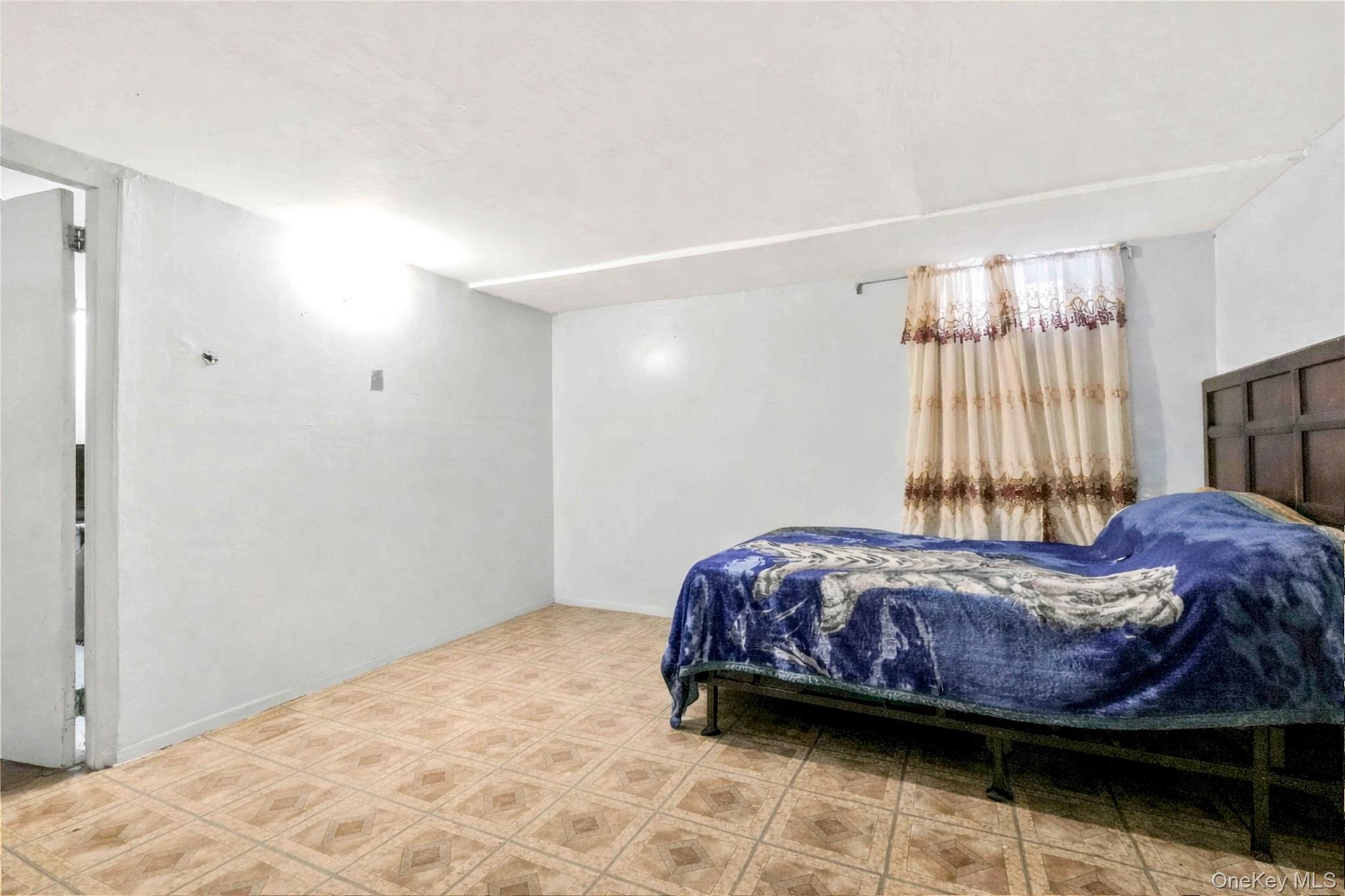 Single Family 229th Street  Queens, NY 11413, MLS-960883-17