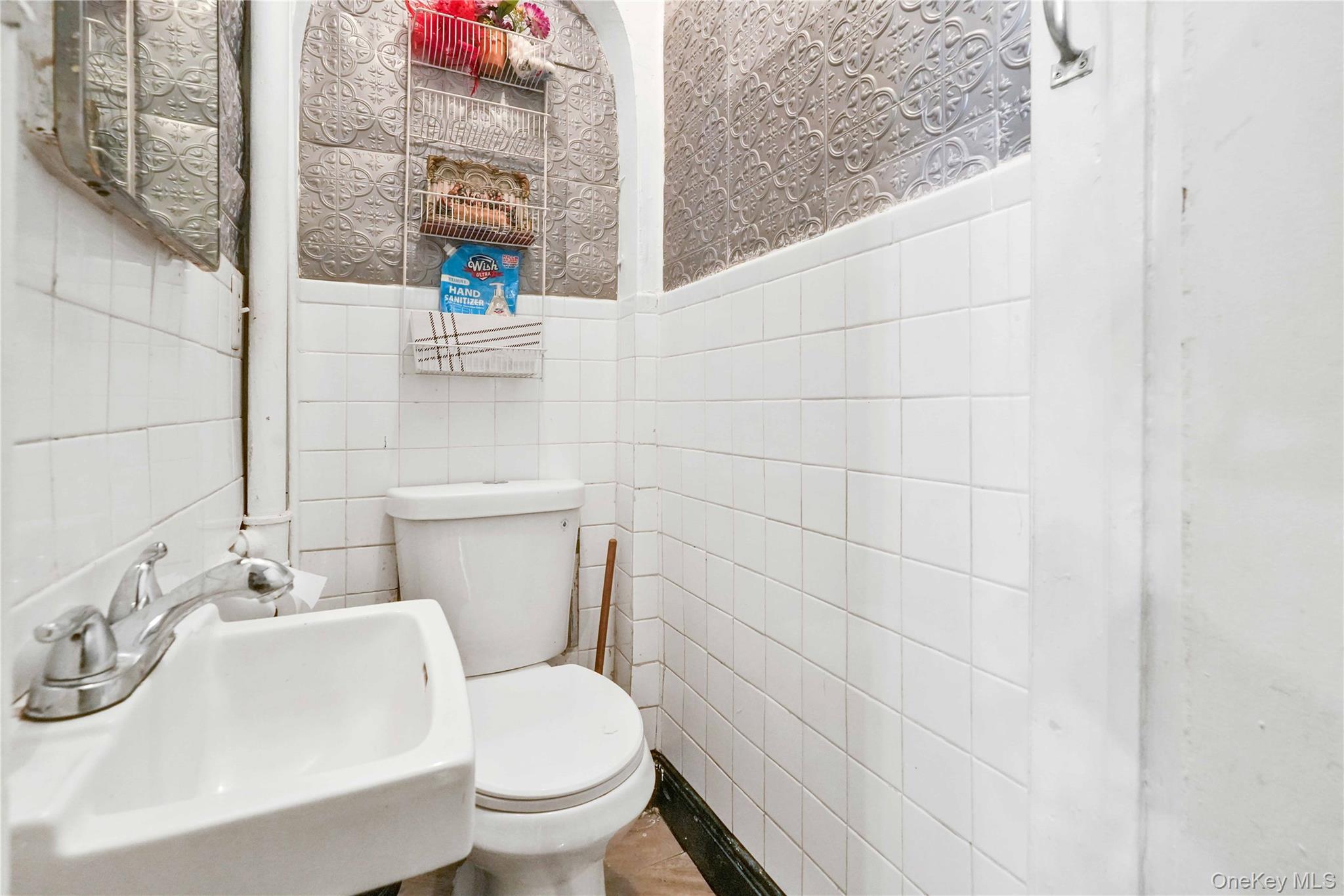 Single Family 229th Street  Queens, NY 11413, MLS-960883-18